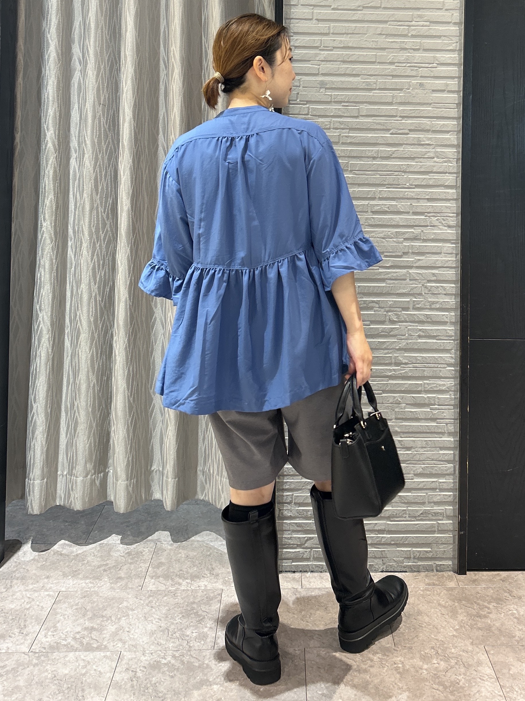 ga_riさんの「THE SHOP TK｜フリルチュニックブラウス【洗濯機OK】」を使ったコーディネート
