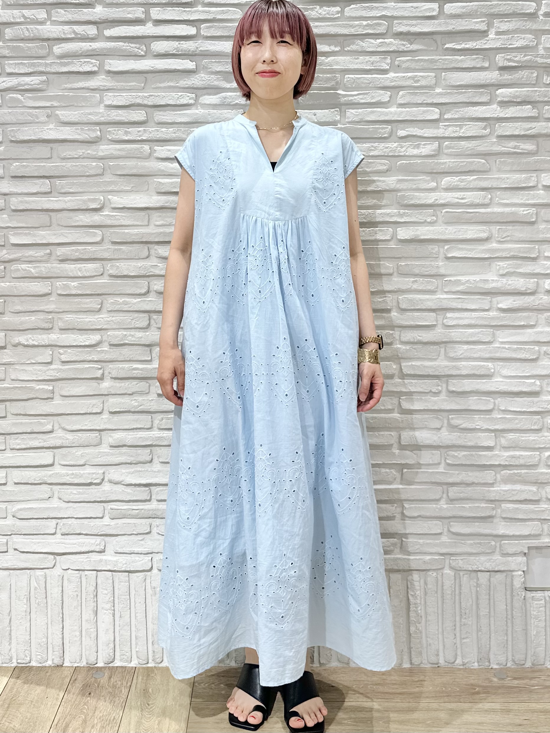 Hana...eさんの「index｜アイレットレース刺繍ワンピース【洗える】」を使ったコーディネート