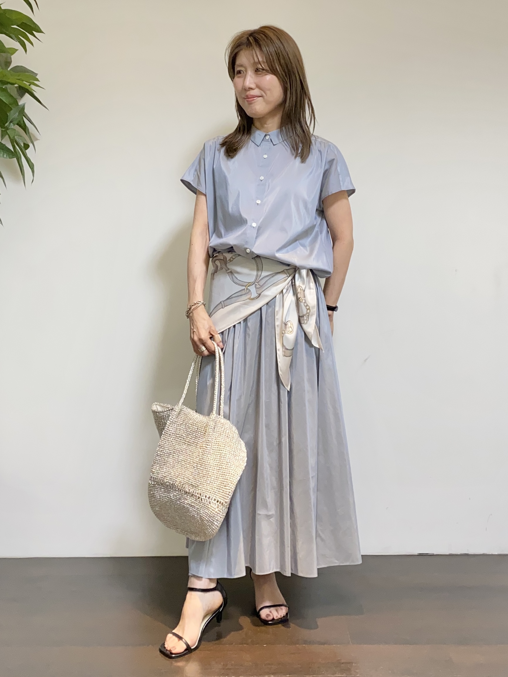 tomoさんの「UNTITLED｜【7色展開/ゆったり/ショート丈】シアートリコットカーディガン」を使ったコーディネート