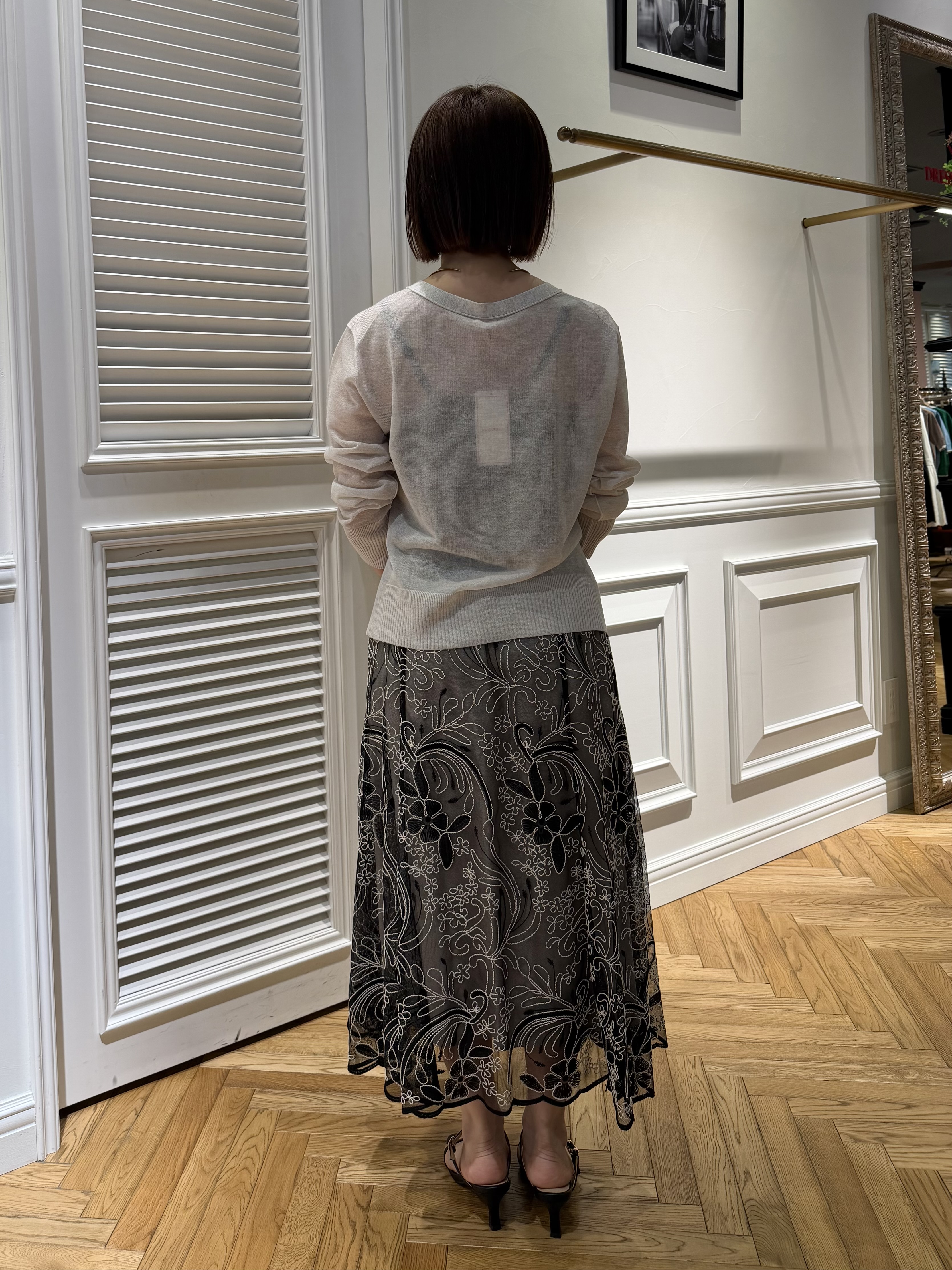 つじ まこさんの「DRESSTERIOR｜【日除け/冷房対策】ウォッシャブルシアーカーディガン」を使ったコーディネート