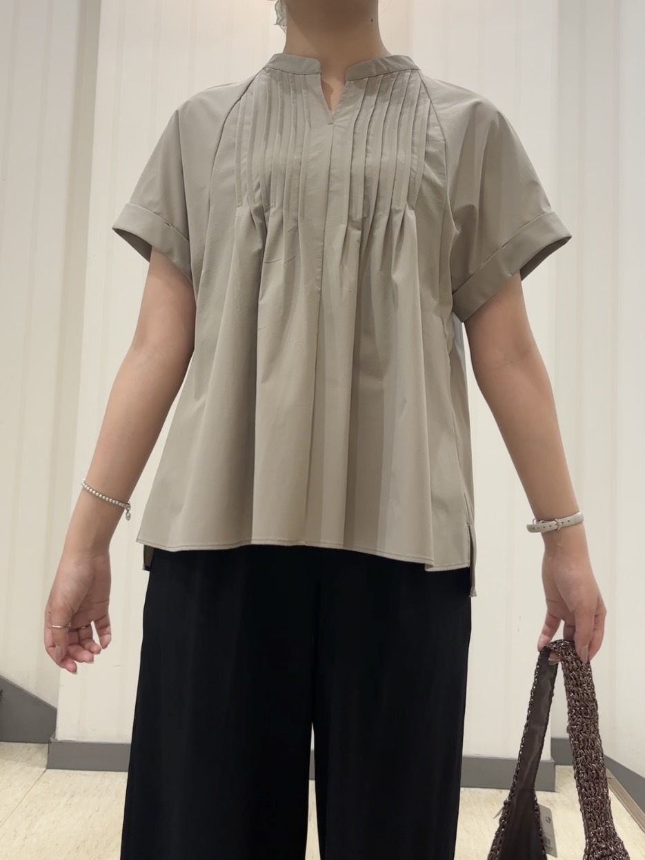 ちひさんの「INDIVI｜【褒められパンツ／洗える／ウエストゴム】ワイドタックパンツ」を使ったコーディネート
