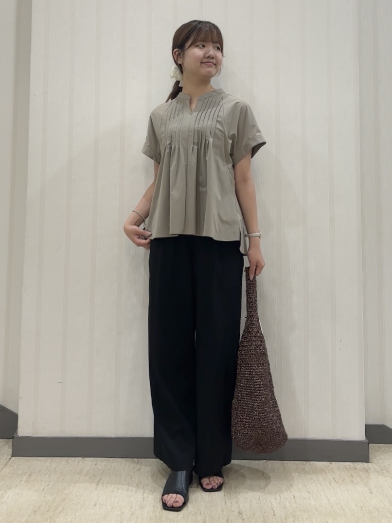 ちひさんの「INDIVI｜【褒められパンツ／洗える／ウエストゴム】ワイドタックパンツ」を使ったコーディネート