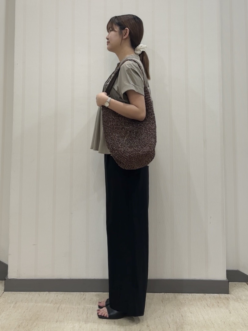 ちひさんの「INDIVI｜【褒められパンツ／洗える／ウエストゴム】ワイドタックパンツ」を使ったコーディネート
