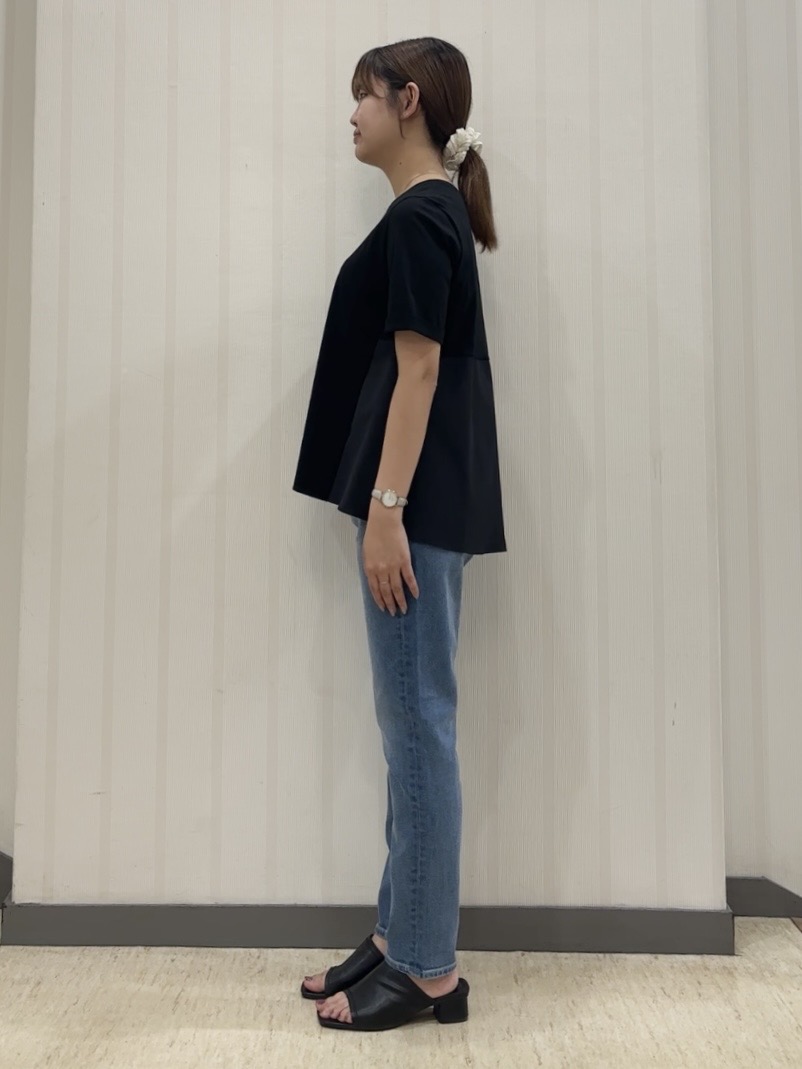ちひさんの「INDIVI｜【通年活躍！褒められデニム】スキニー デニムパンツ」を使ったコーディネート