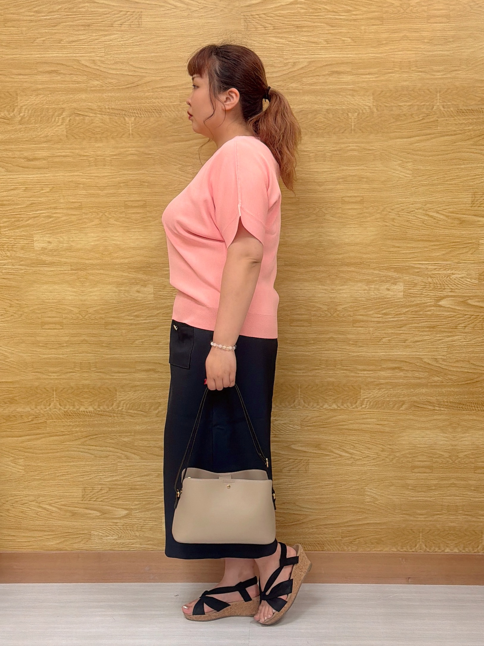 ぁむさんの「SHOO･LA･RUE｜【毎日洗える/ひんやり/UV/S-LL】二の腕隠れる さらっとドルマン半袖ニット」を使ったコーディネート