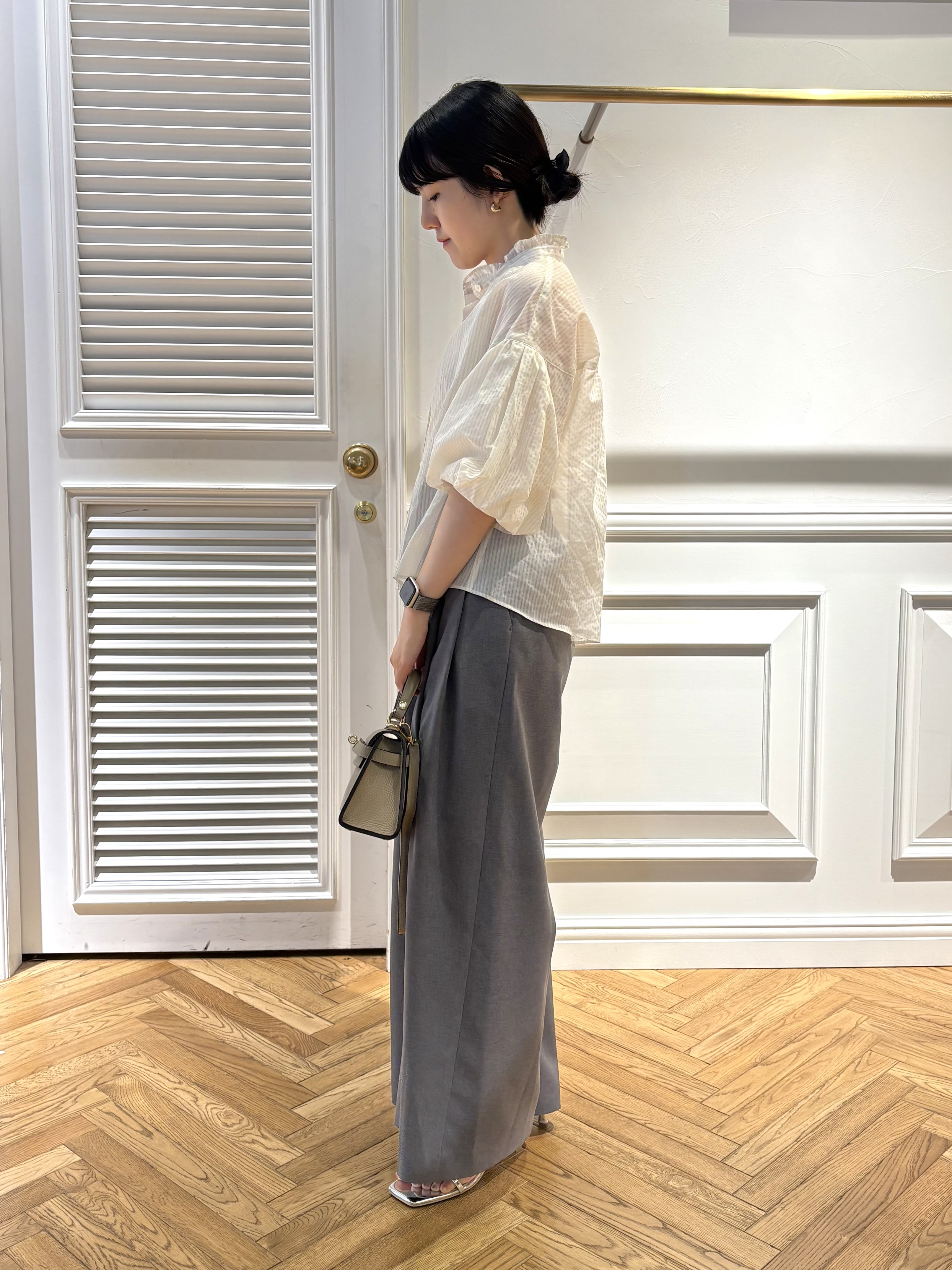 cocoさんの「DRESSTERIOR｜【1枚で着映え/ウォッシャブル】ストライプスタンドフリルボリュームスリーブブラウス」を使ったコーディネート