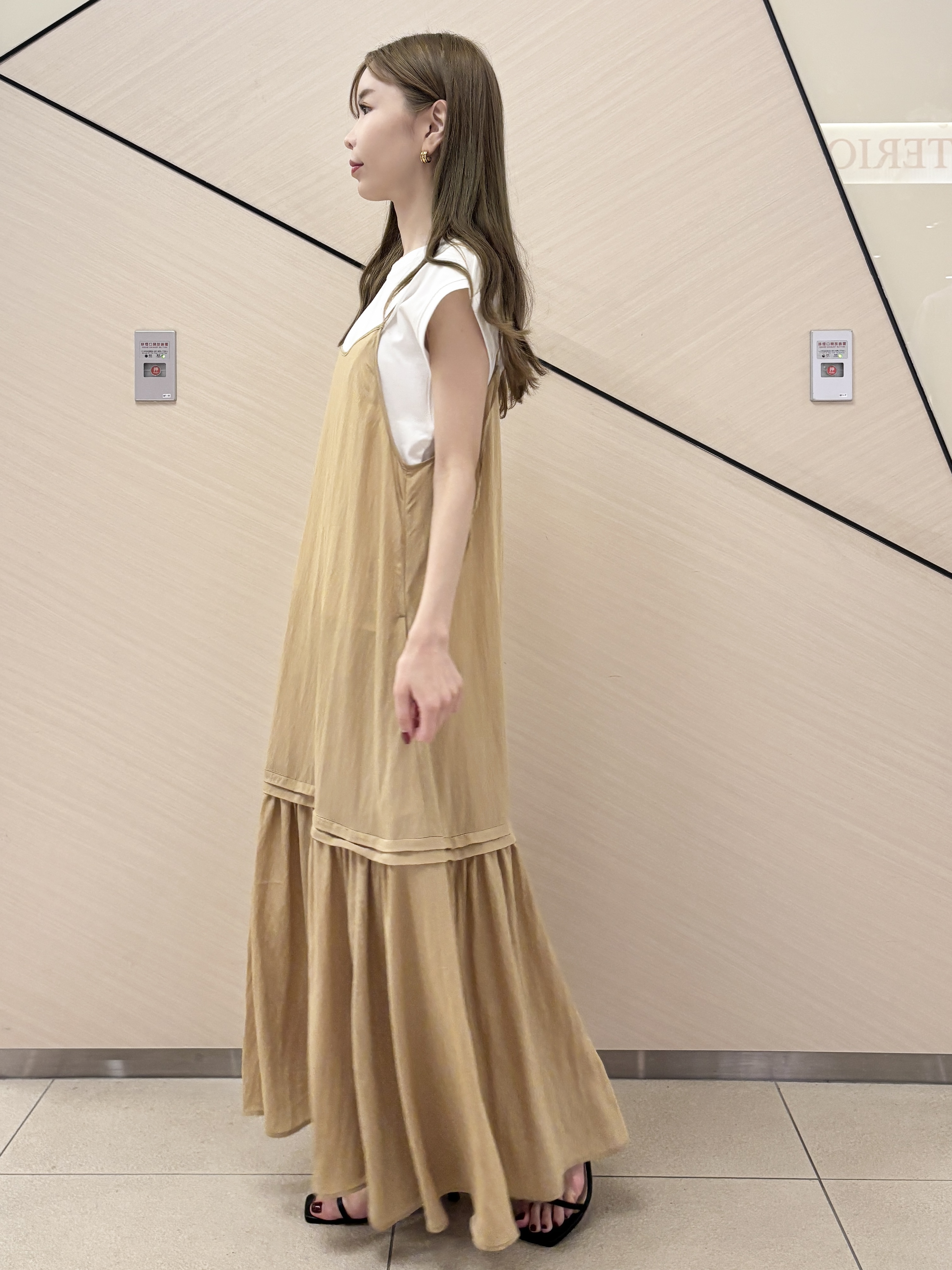 清水夏姫さんの「DRESSTERIOR｜【otonaMUSE5月号掲載】スキニーベルトサンダル」を使ったコーディネート