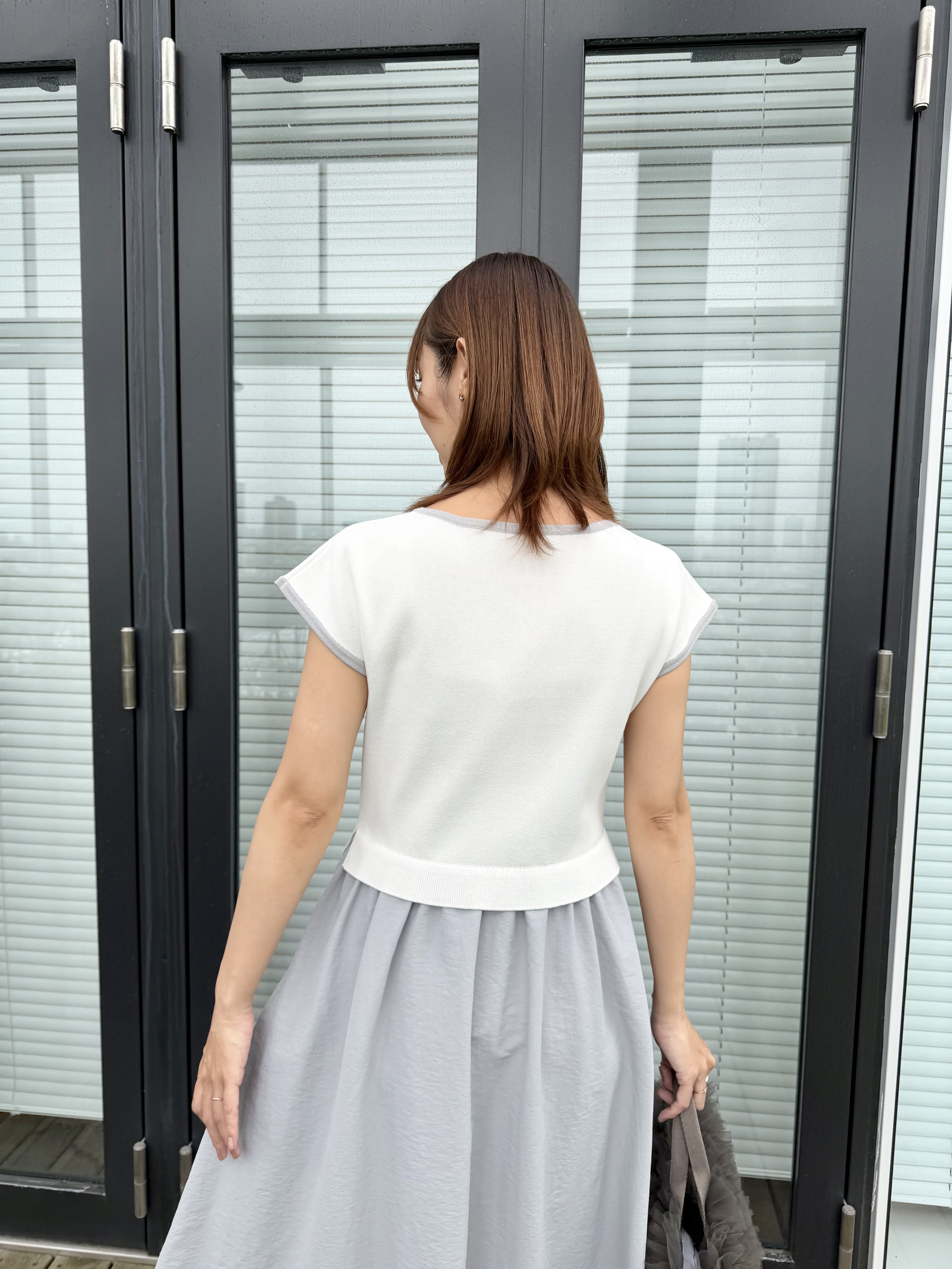 みぃさんの「Couture brooch｜【洗濯機可】バイカラー ニットドッキング ワンピース」を使ったコーディネート