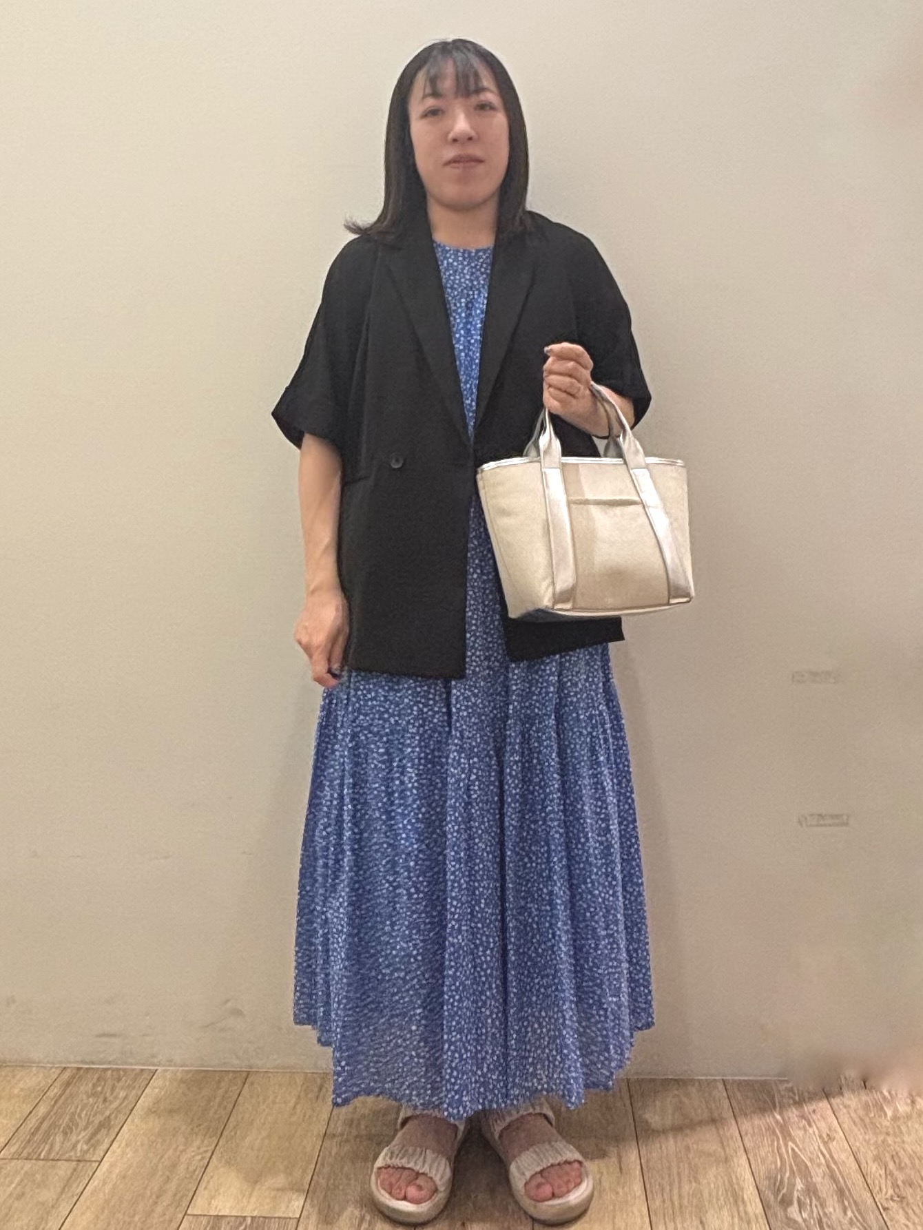 りょうさんの「OPAQUE.CLIP｜【UV／接触冷感】Vネックリラクシーニットカーディガン《洗濯機OK／抗ピル》」を使ったコーディネート