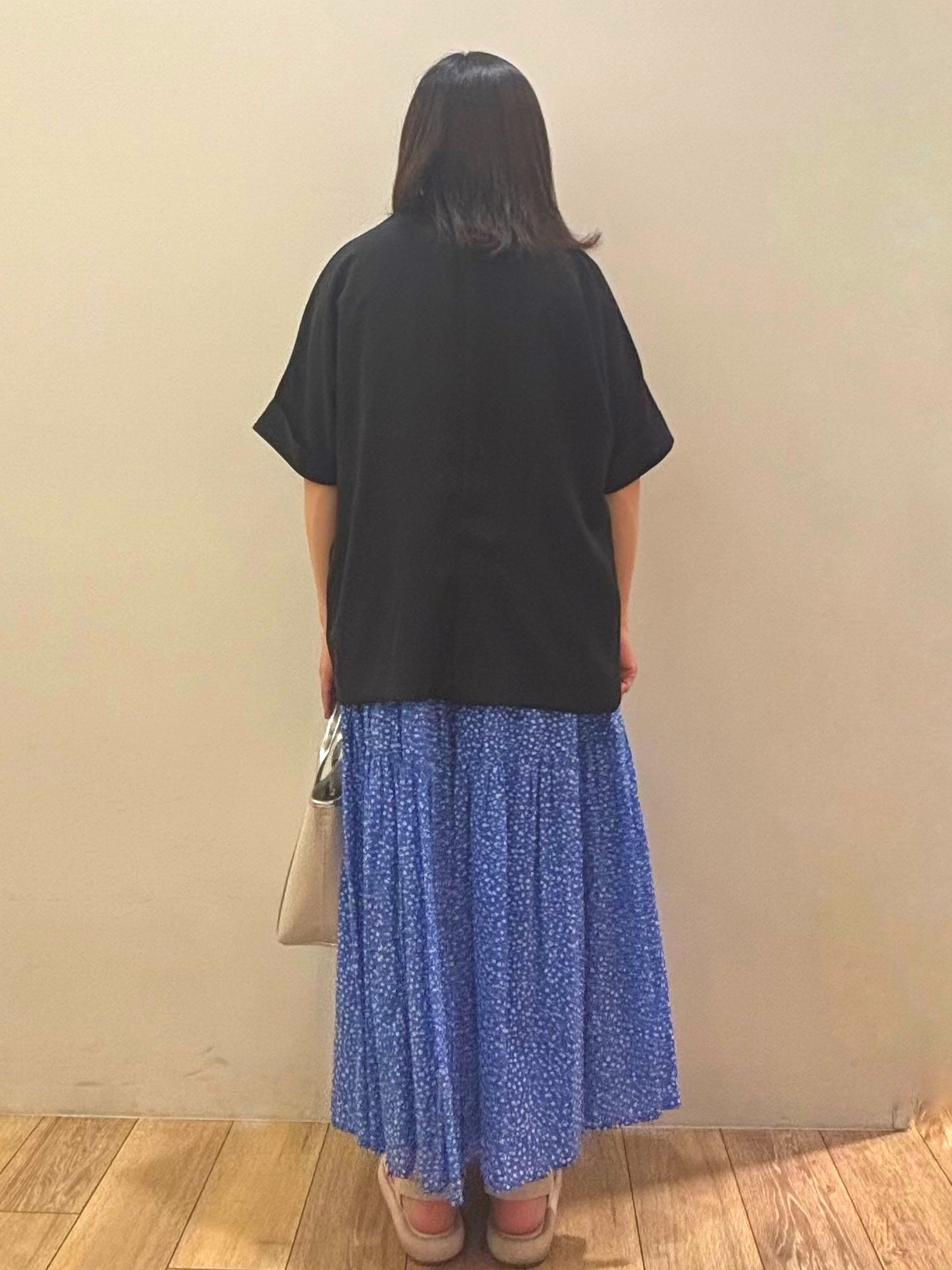 りょうさんの「OPAQUE.CLIP｜【UV／接触冷感】Vネックリラクシーニットカーディガン《洗濯機OK／抗ピル》」を使ったコーディネート
