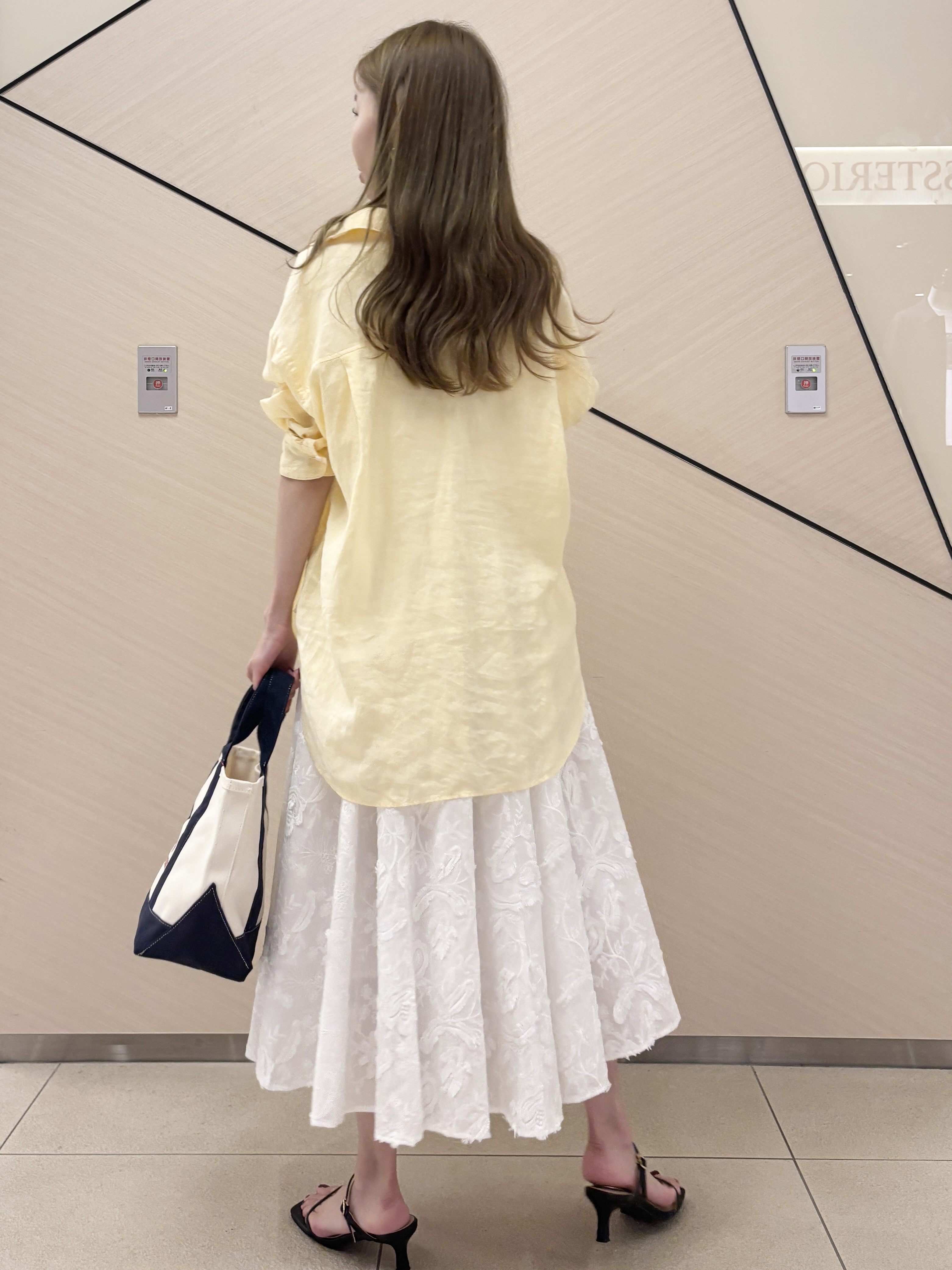 清水夏姫さんの「DRESSTERIOR｜【otonaMUSE5月号掲載】スキニーベルトサンダル」を使ったコーディネート