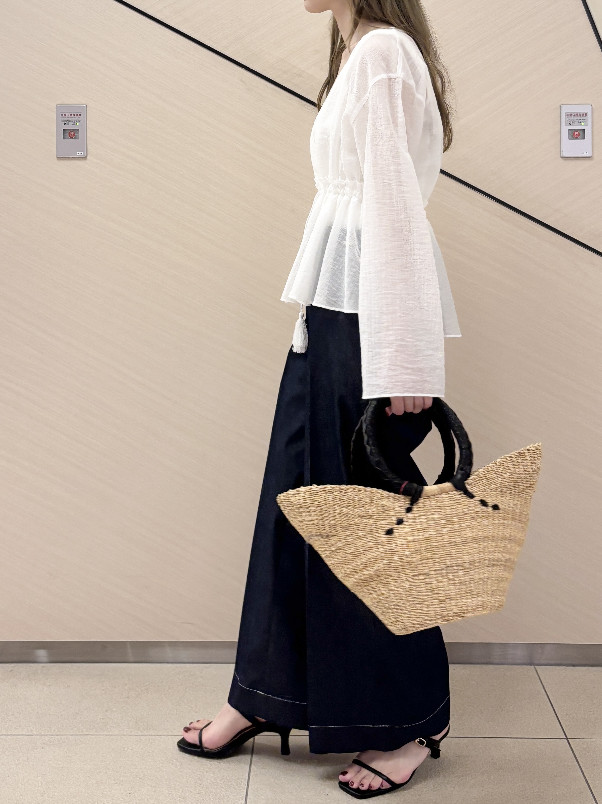 清水夏姫さんの「DRESSTERIOR｜【otonaMUSE5月号掲載】スキニーベルトサンダル」を使ったコーディネート