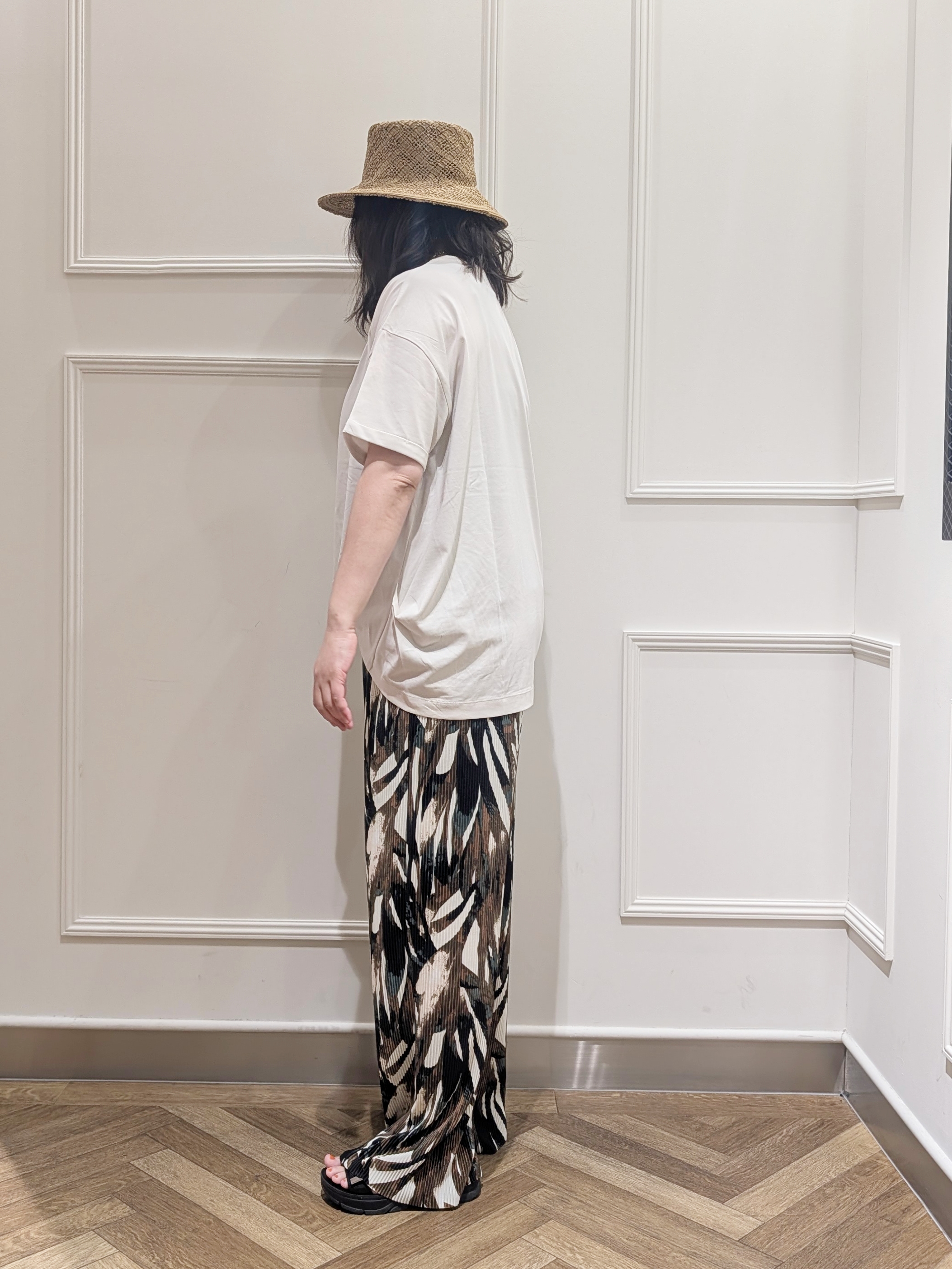 Pさんの「SHOO･LA･RUE｜【ひんやり/S-LL】インせず決まる フロントタックデザインTシャツ」を使ったコーディネート