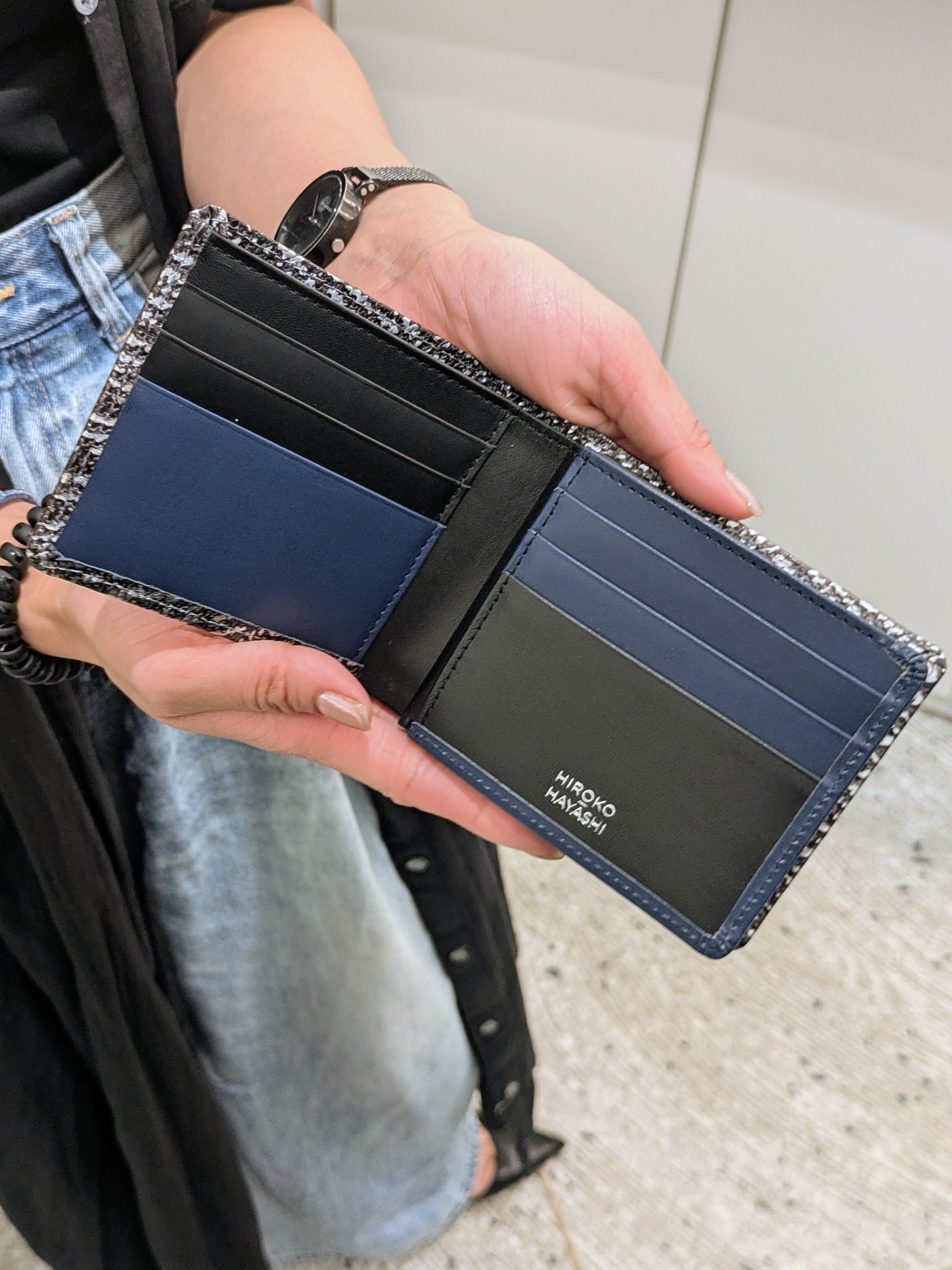 MTさんの「HIROKO HAYASHI｜DAMASCO（ダマスコ）二つ折り財布」を使ったコーディネート