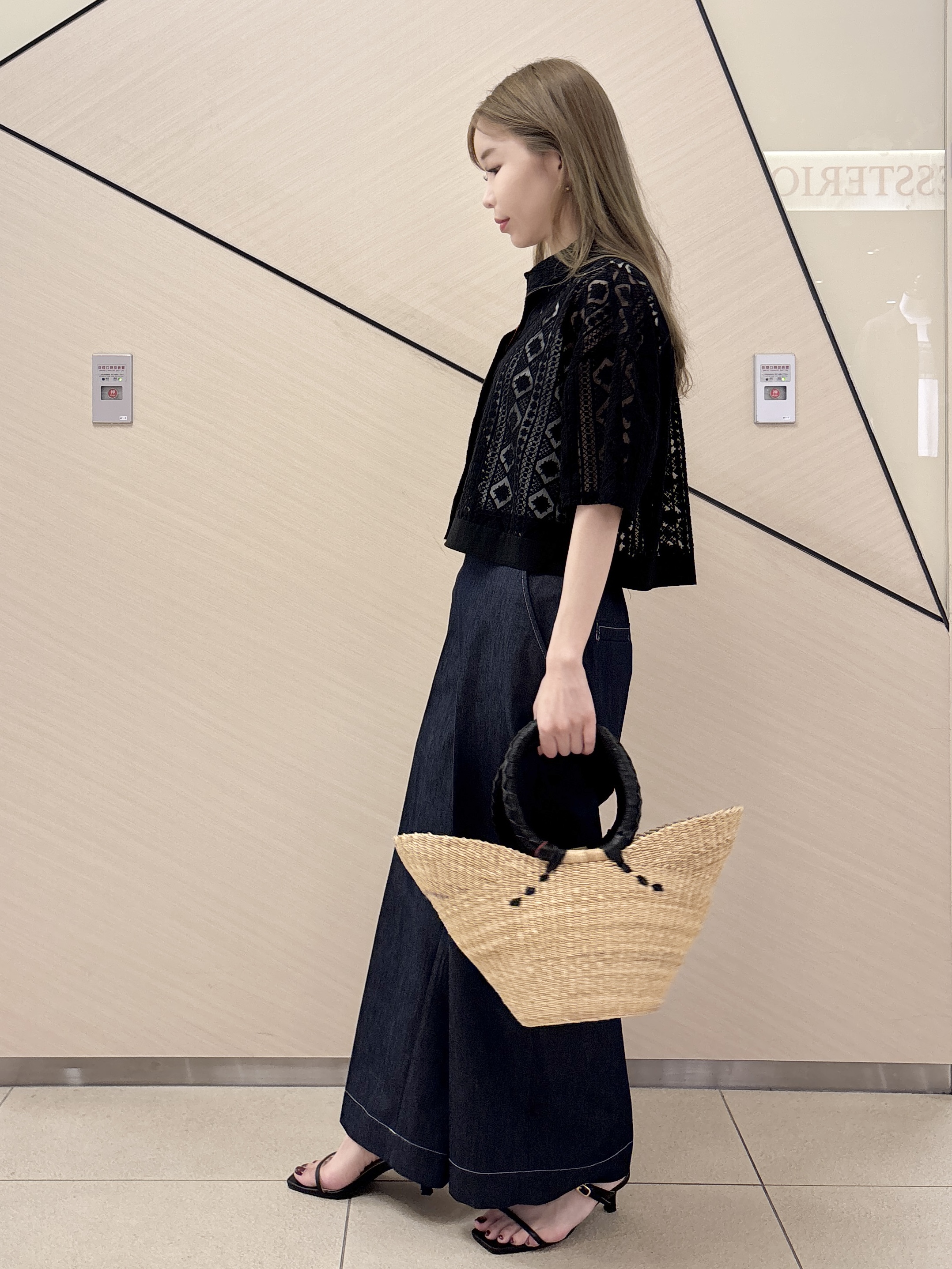 清水夏姫さんの「DRESSTERIOR｜【otonaMUSE5月号掲載】スキニーベルトサンダル」を使ったコーディネート