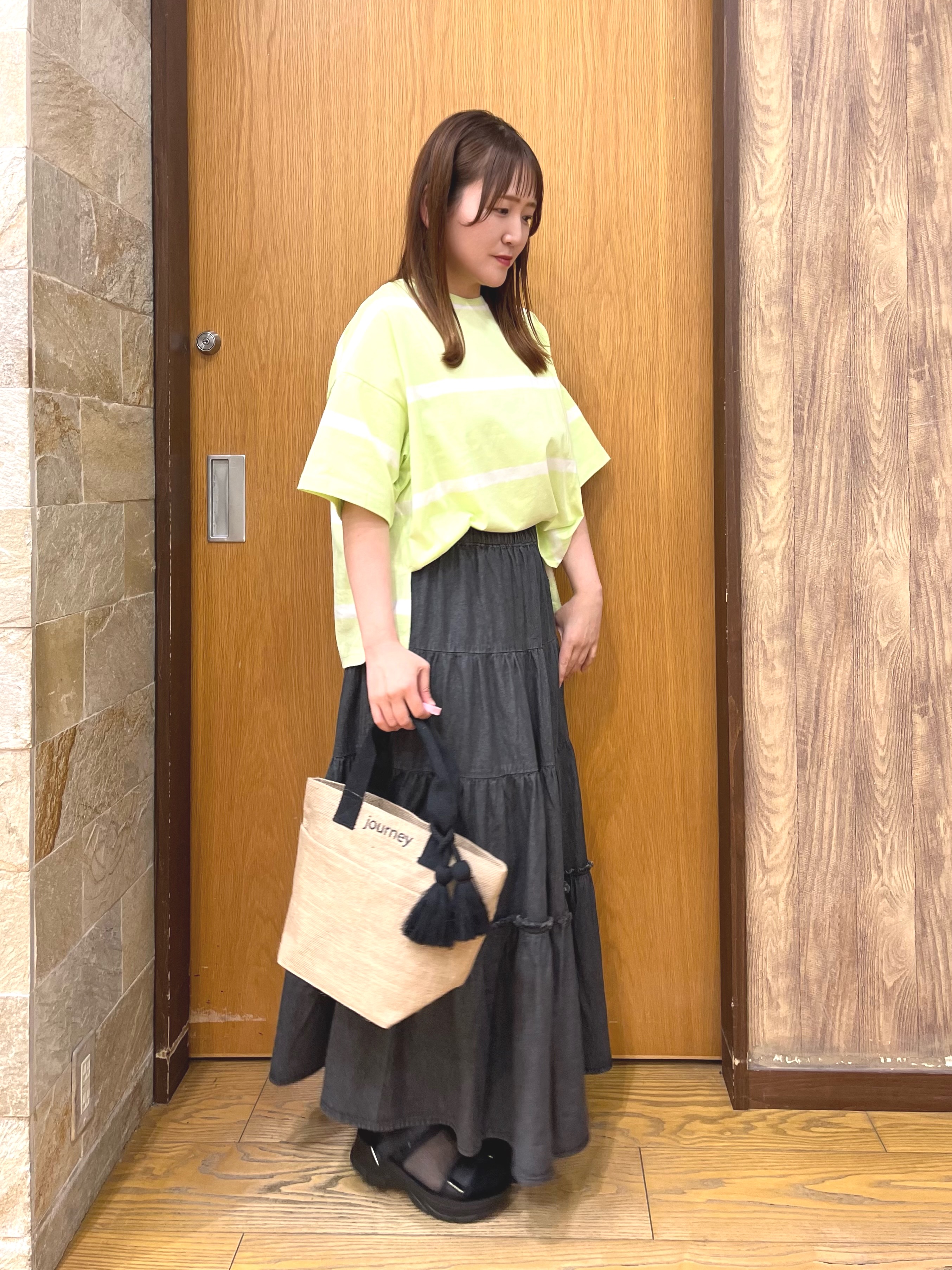 ゆっきーさんの「SHOO･LA･RUE｜【ひんやり/S-LL】涼しげで爽やか 太ボーダー斜め切り替えTシャツ」を使ったコーディネート