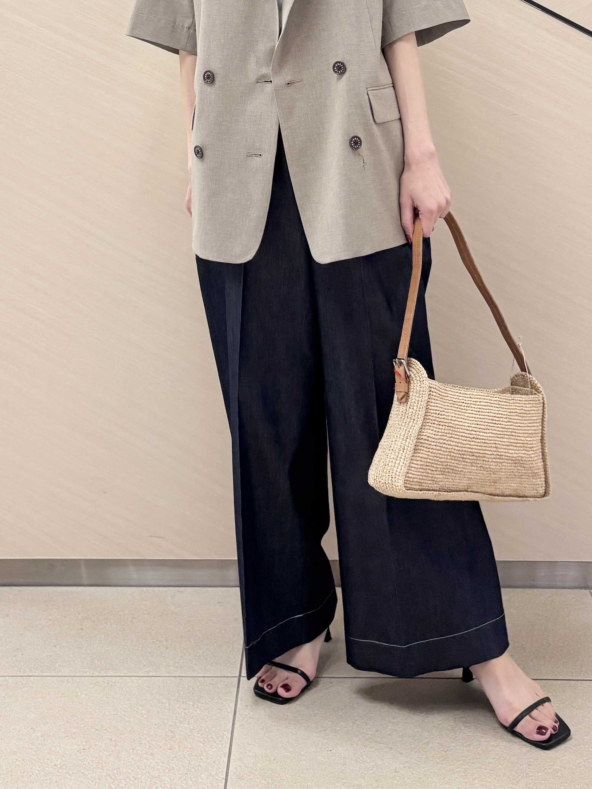 清水夏姫さんの「DRESSTERIOR｜【otonaMUSE5月号掲載】スキニーベルトサンダル」を使ったコーディネート