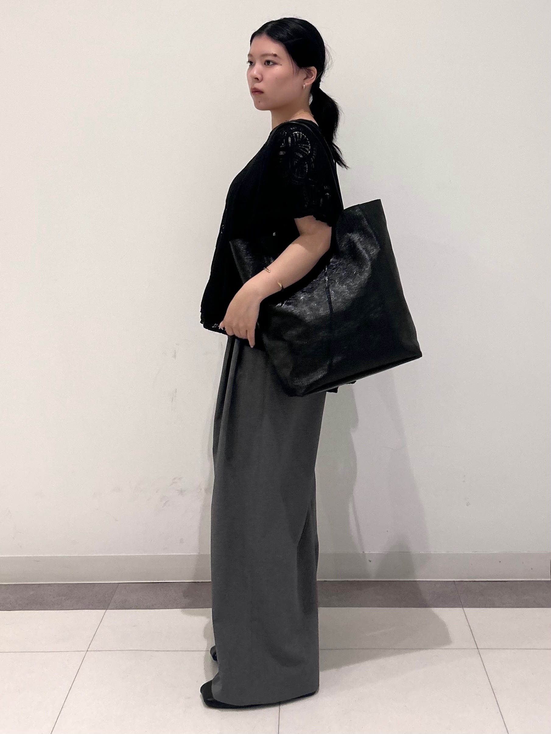 とりみさんの「DRESSTERIOR｜ラッセルレース ブラウス」を使ったコーディネート