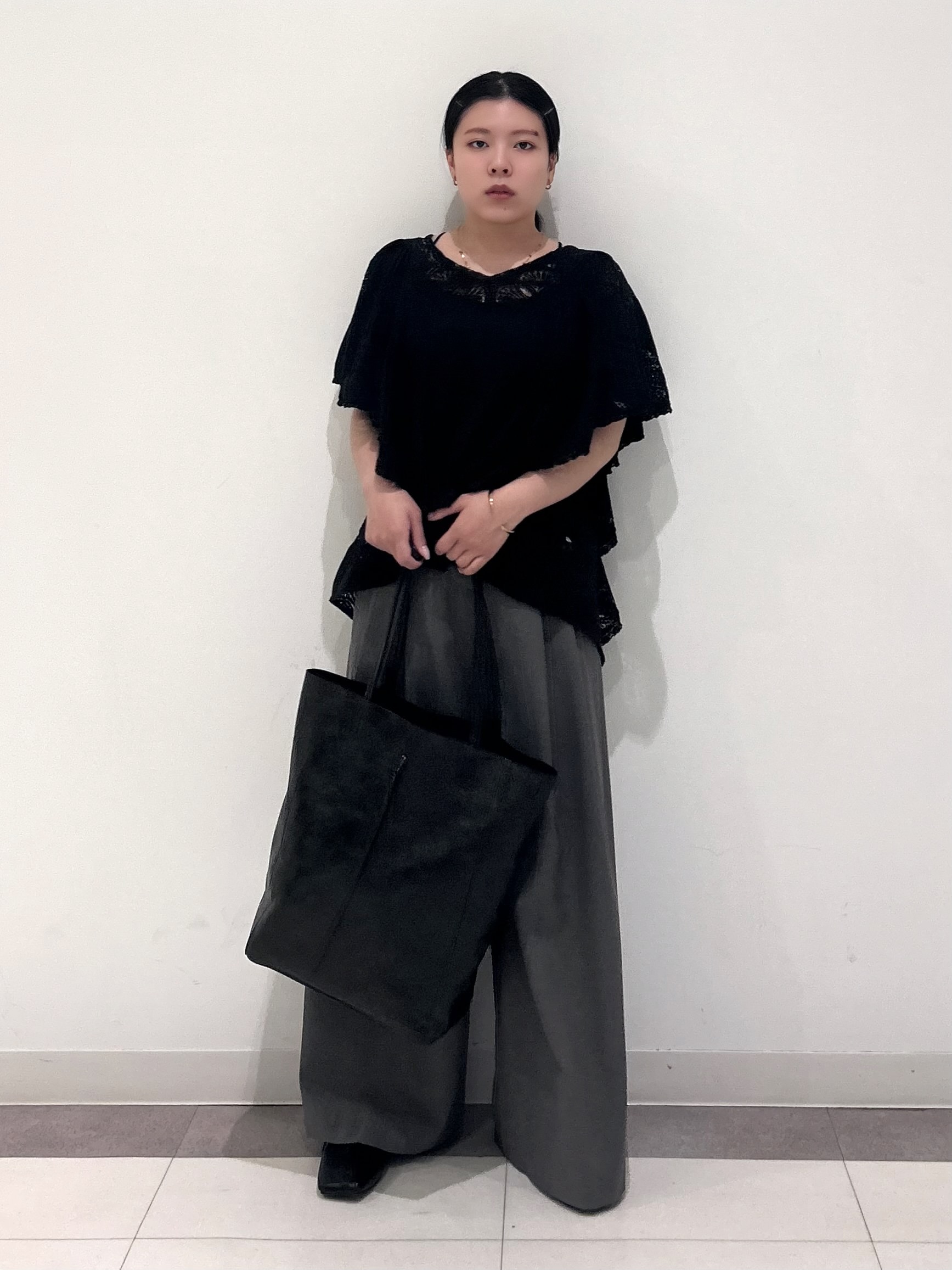 とりみさんの「DRESSTERIOR｜ラッセルレース ブラウス」を使ったコーディネート