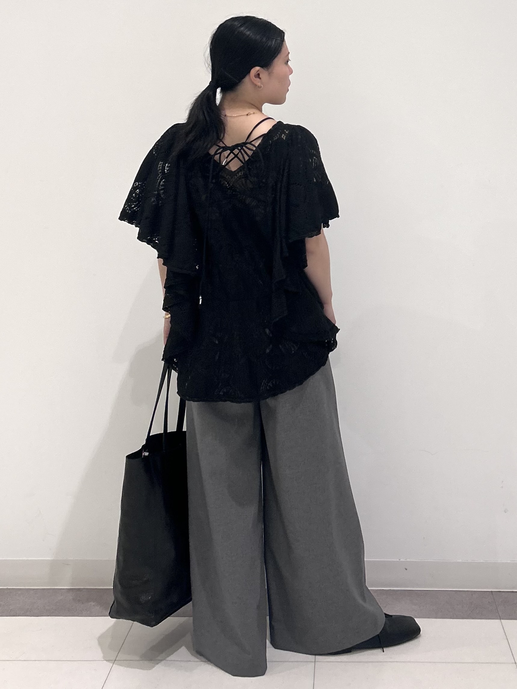 とりみさんの「DRESSTERIOR｜ラッセルレース ブラウス」を使ったコーディネート