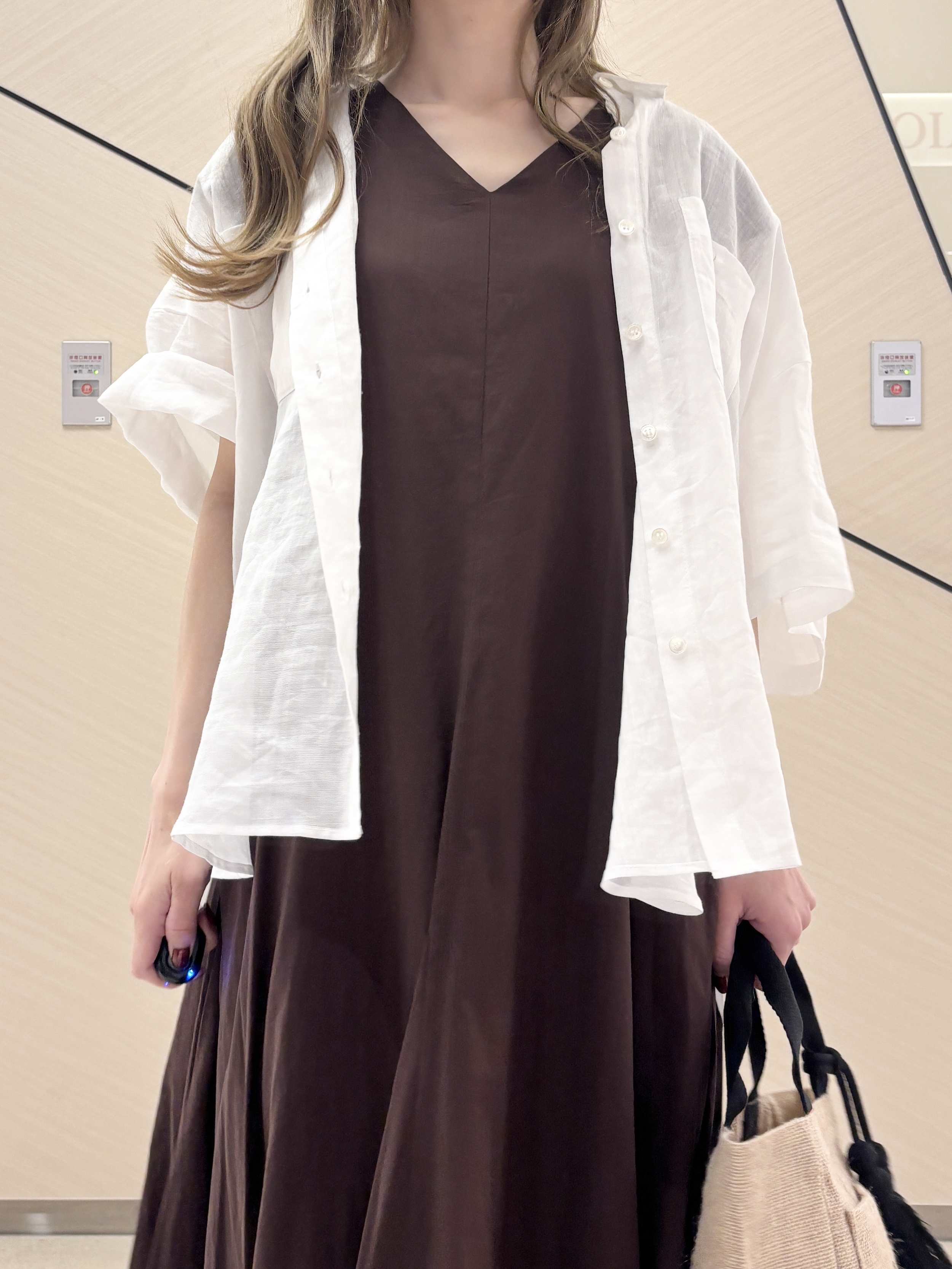 清水夏姫さんの「DRESSTERIOR｜【きれいめ/ウォッシャブル】コットンローンフレンチスリーブワンピ」を使ったコーディネート