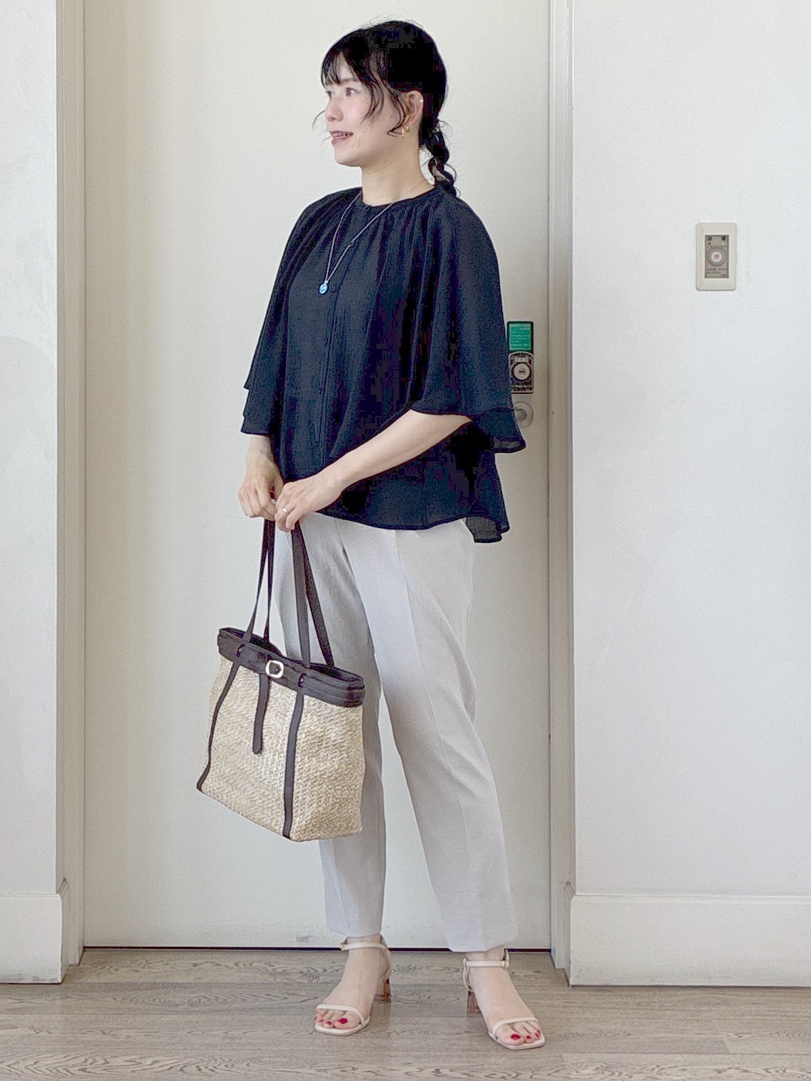  beni_gingerさんの「Reflect｜ドビーストライプケープスリーブブラウス」を使ったコーディネート