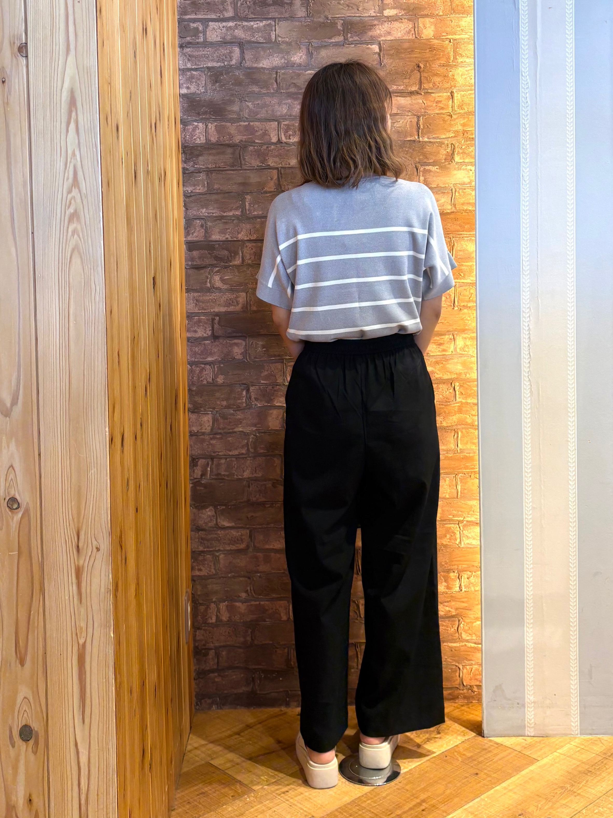 mieさんの「SHOO･LA･RUE｜【毎日洗える/ひんやり/UV/S-LL】二の腕隠れる さらっとドルマン半袖ニット」を使ったコーディネート