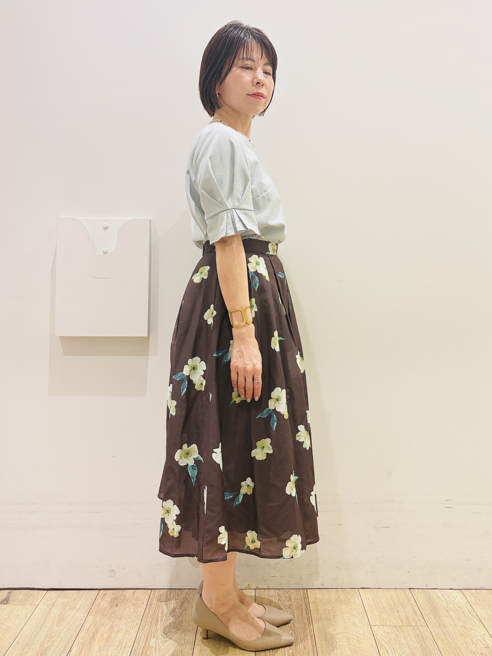 YUKOさんの「index｜【接触冷感】タックパフスリーブブラウス《吸水速乾／防シワ／洗濯機OK／XS～3L／6col》」を使ったコーディネート