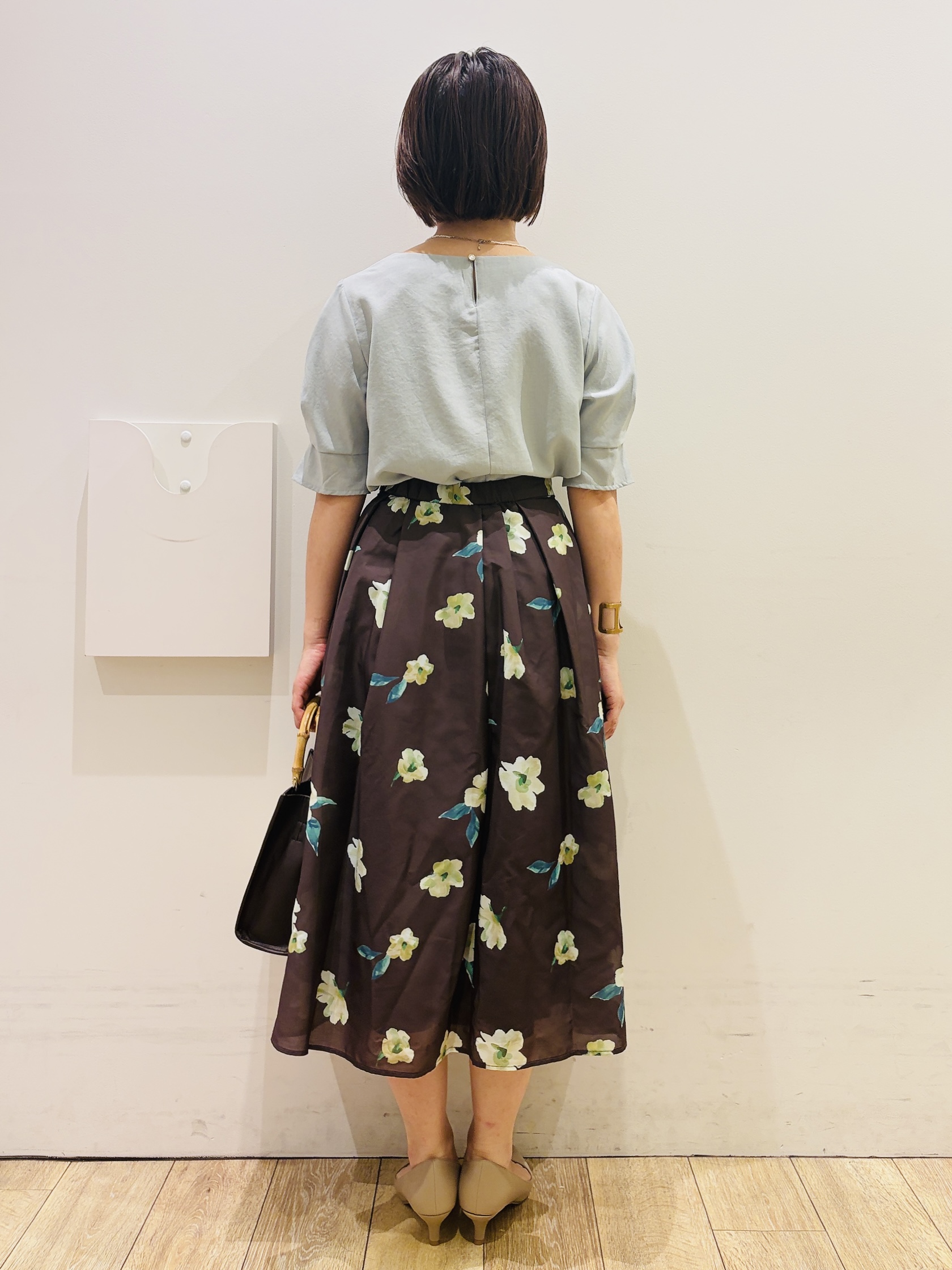 YUKOさんの「index｜【接触冷感】タックパフスリーブブラウス《吸水速乾／防シワ／洗濯機OK／XS～3L／6col》」を使ったコーディネート