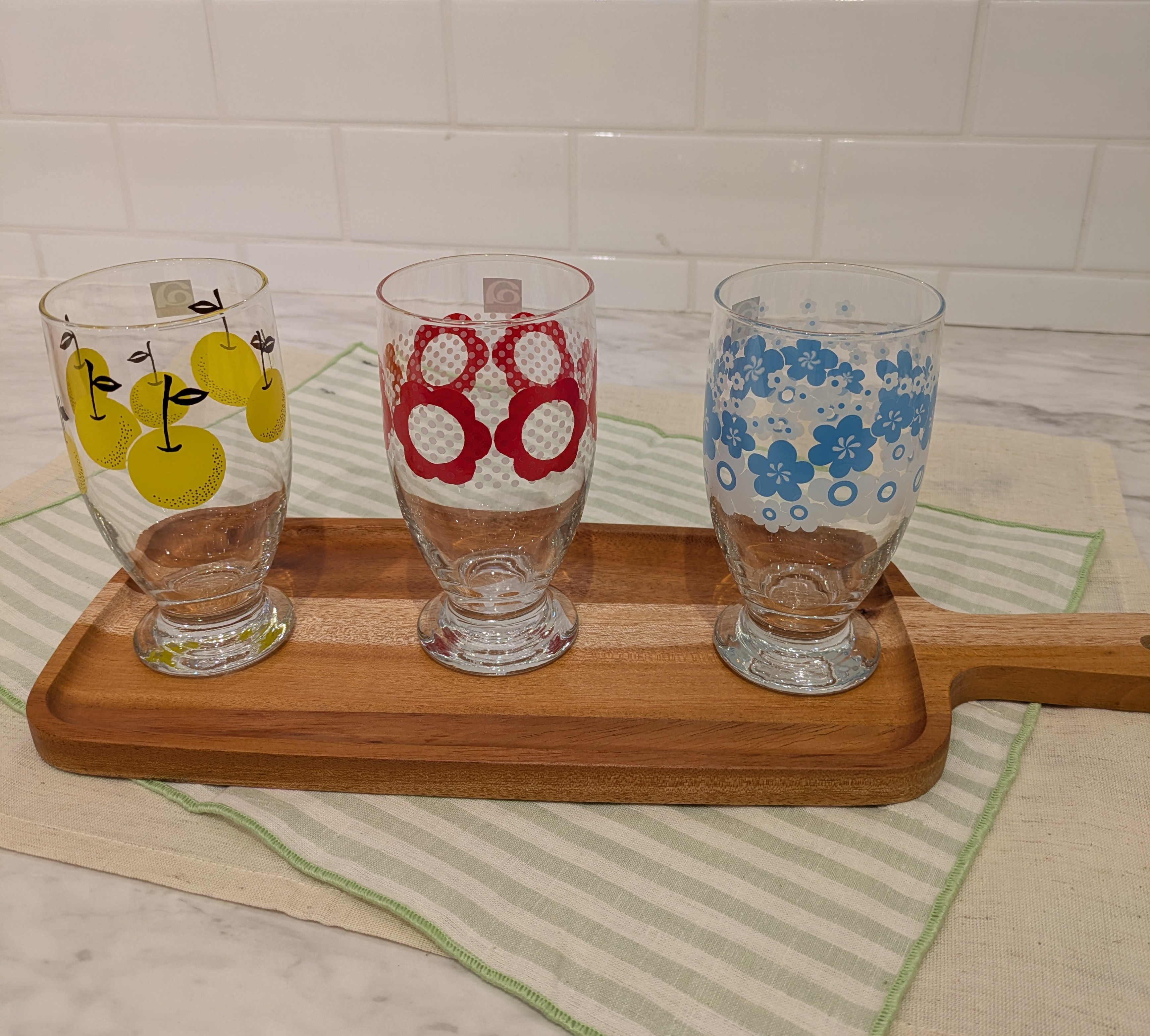 maruさんの「212 KITCHEN STORE｜台付きグラス320 花ざかり」を使ったコーディネート