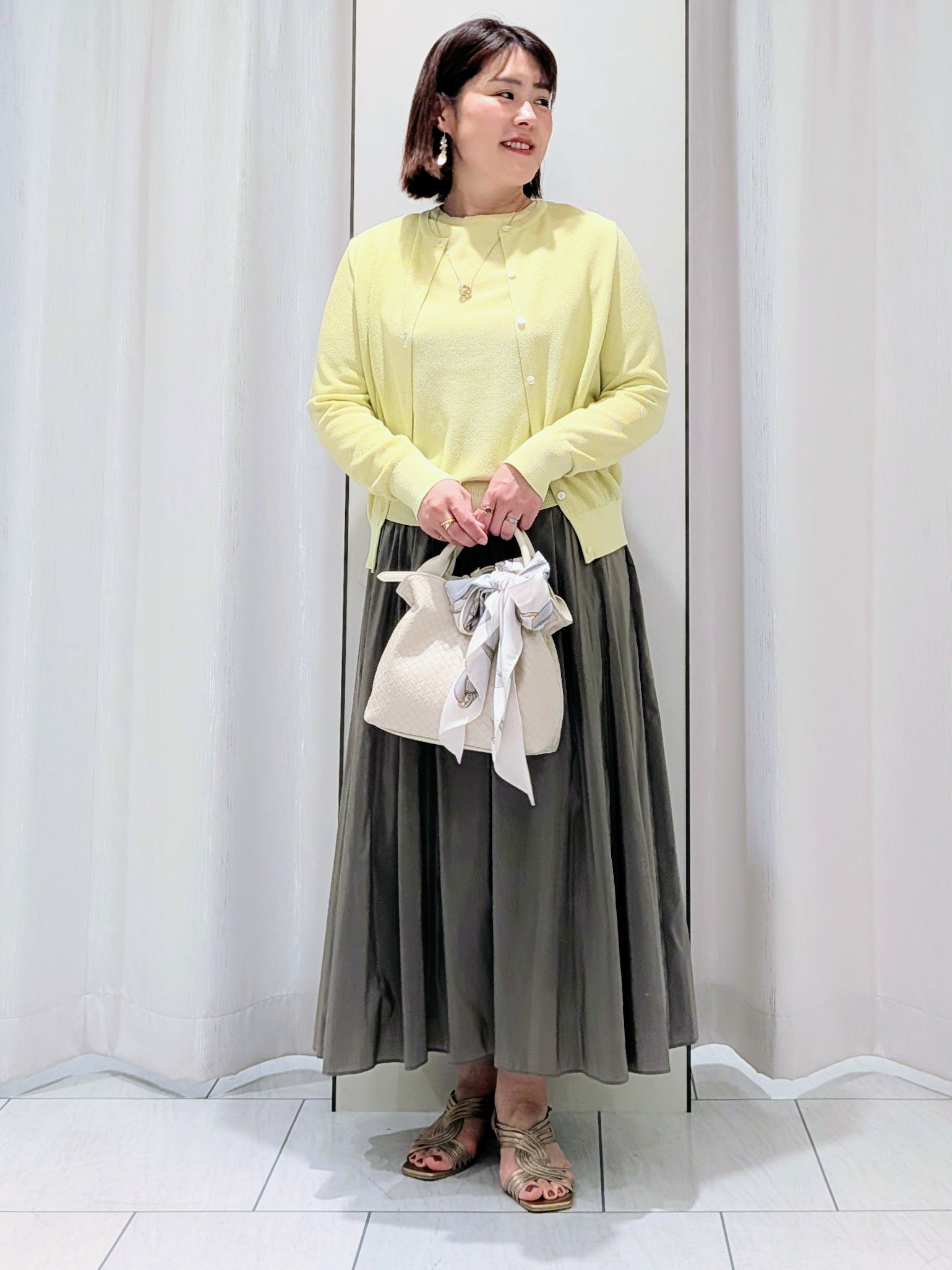 Onumaさんの「UNTITLED｜【アンサンブル可】ラメ混クルーネックカーディガン」を使ったコーディネート