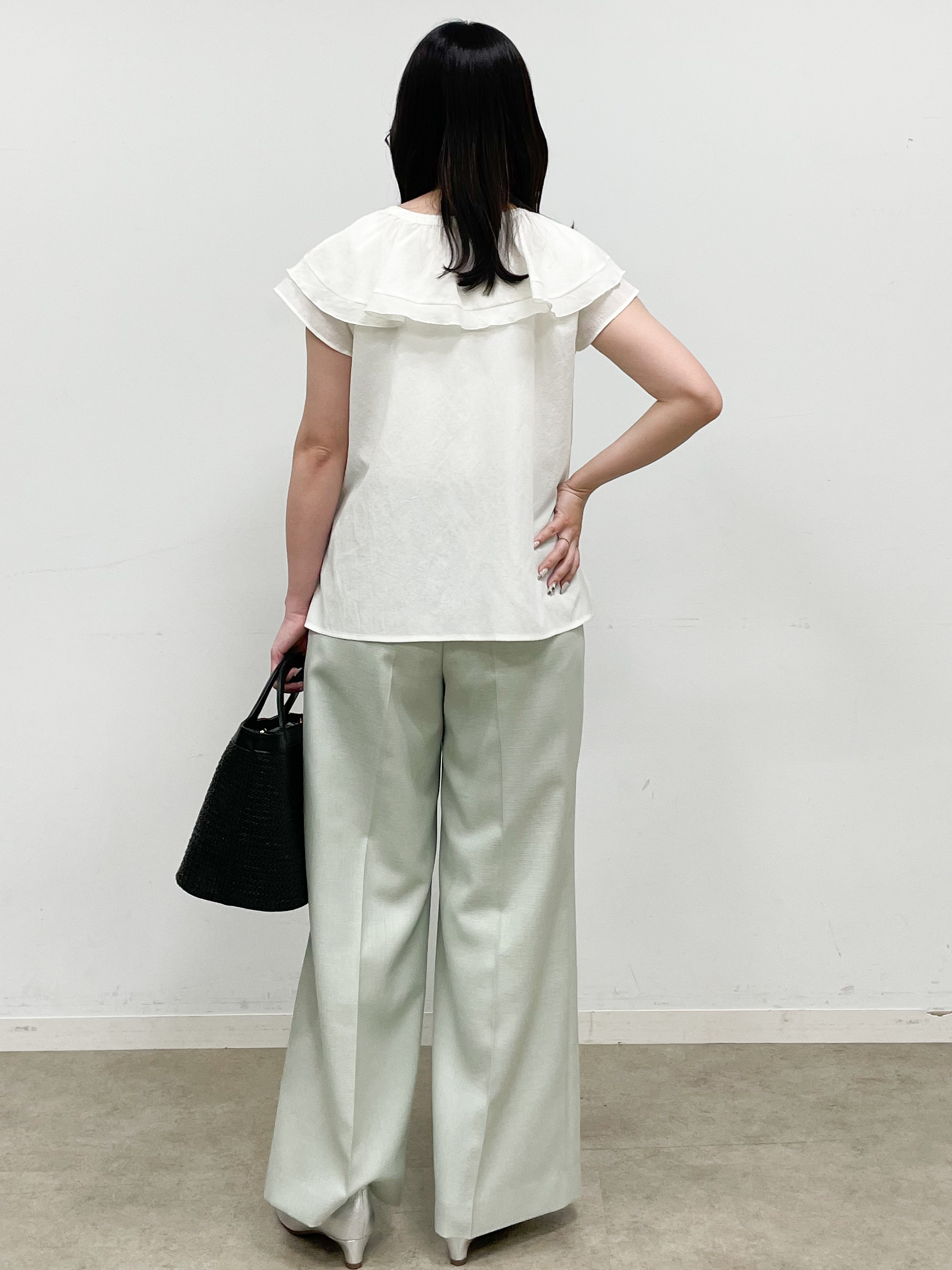 yukariさんの「Reflect｜【通気性あり／涼しい／マシンウォッシャブル】フリルブラウス」を使ったコーディネート