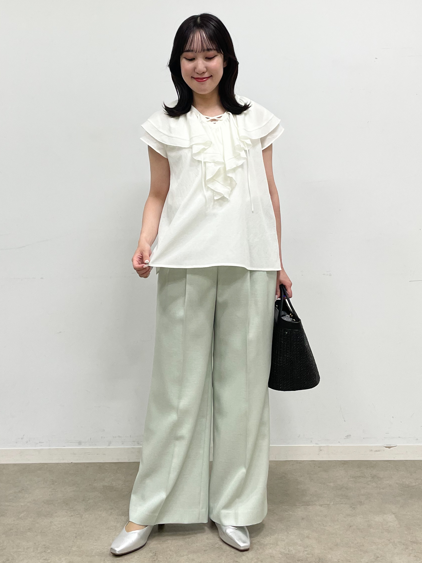 yukariさんの「Reflect｜【通気性あり／涼しい／マシンウォッシャブル】フリルブラウス」を使ったコーディネート