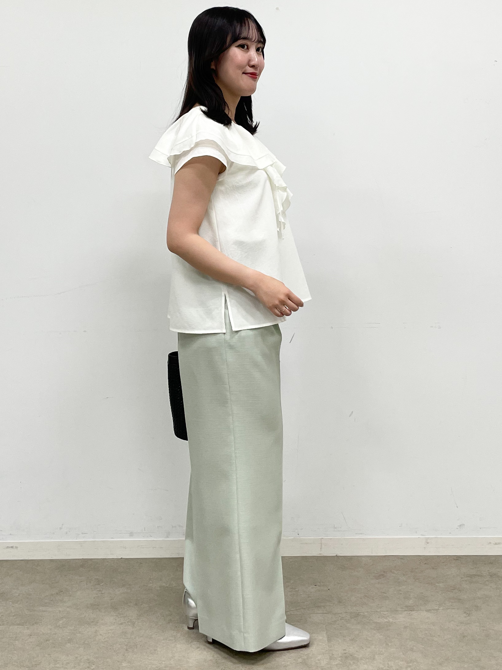 yukariさんの「Reflect｜【通気性あり／涼しい／マシンウォッシャブル】フリルブラウス」を使ったコーディネート