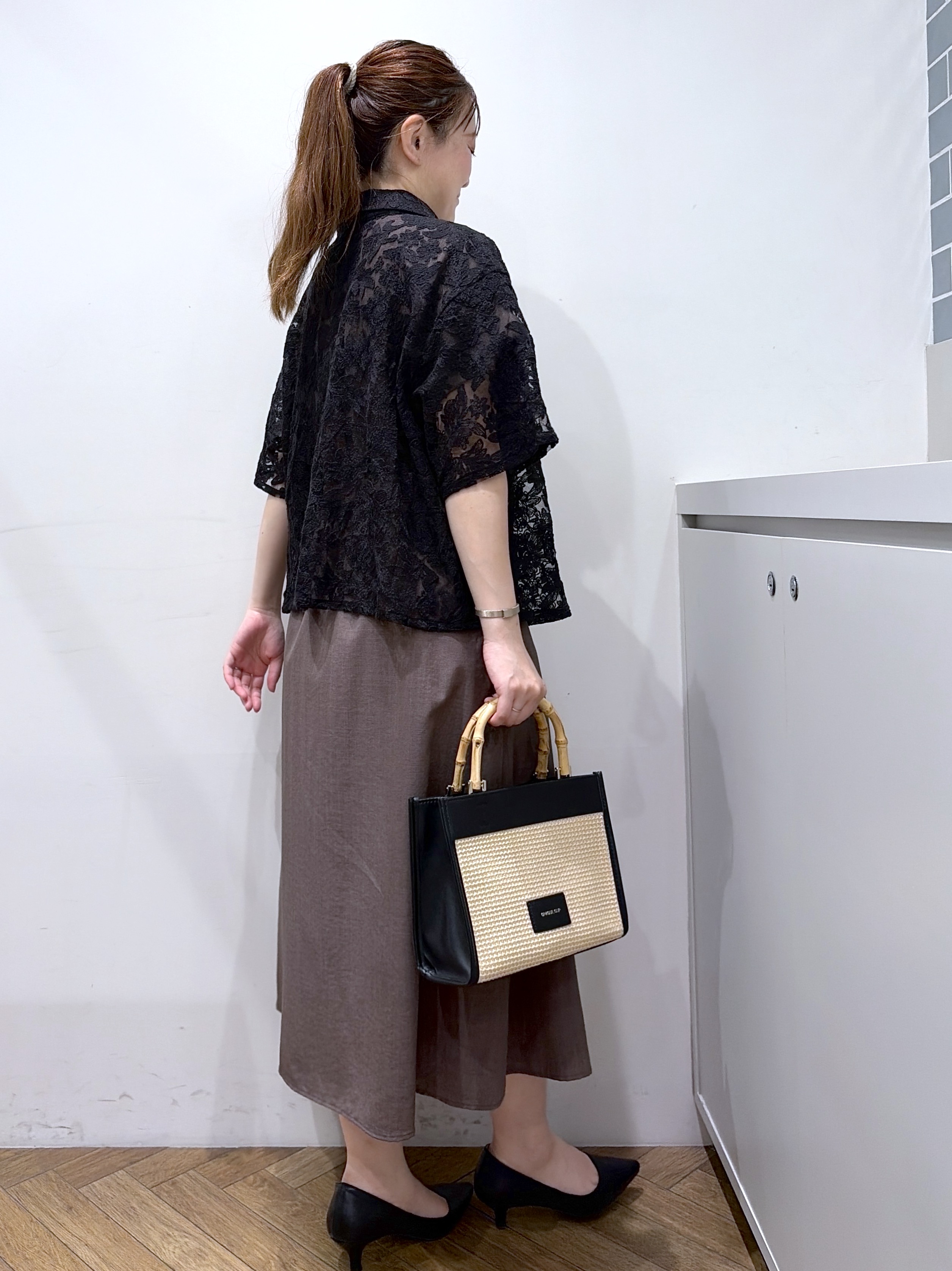 Junさんの「index｜フラワー刺繍シアーシャツ【洗濯機OK／イージーアイロン】」を使ったコーディネート