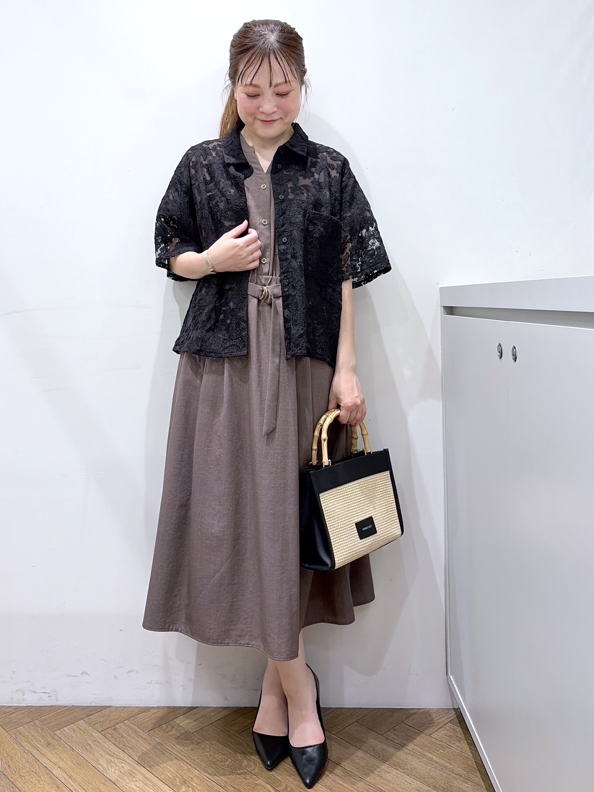 Junさんの「index｜フラワー刺繍シアーシャツ【洗濯機OK／イージーアイロン】」を使ったコーディネート