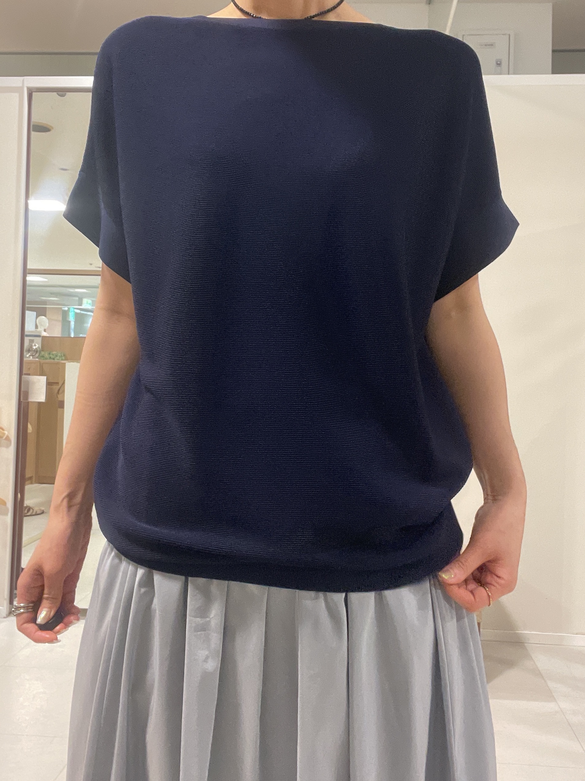 IWAMOさんの「UNTITLED｜【11色展開/体型カバー】前後2WAYフレンチスリーブニット」を使ったコーディネート