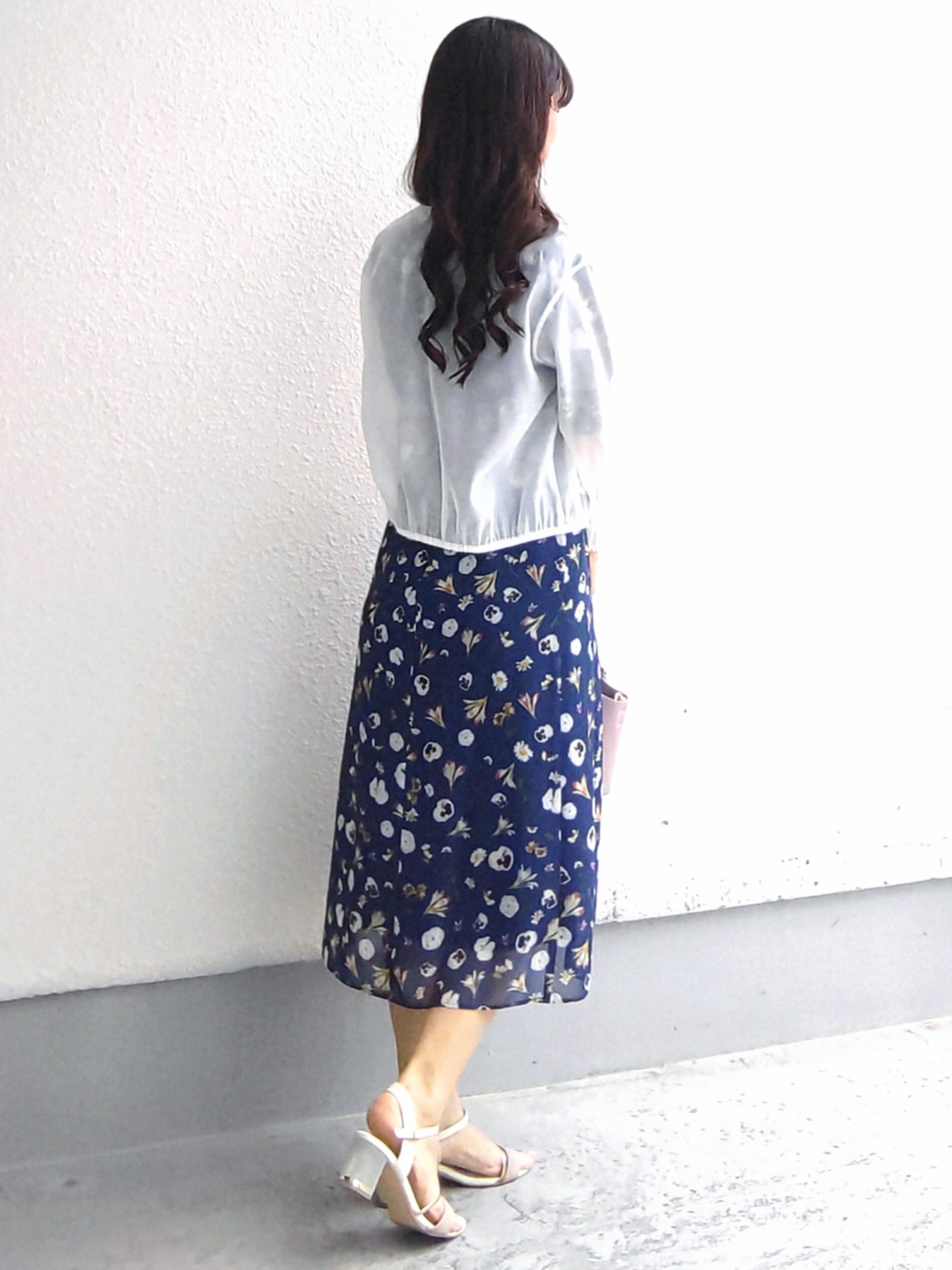 keinaさんの「SunaUna｜【co creation and yours／SS～L】多色花柄プリーツワンピース」を使ったコーディネート