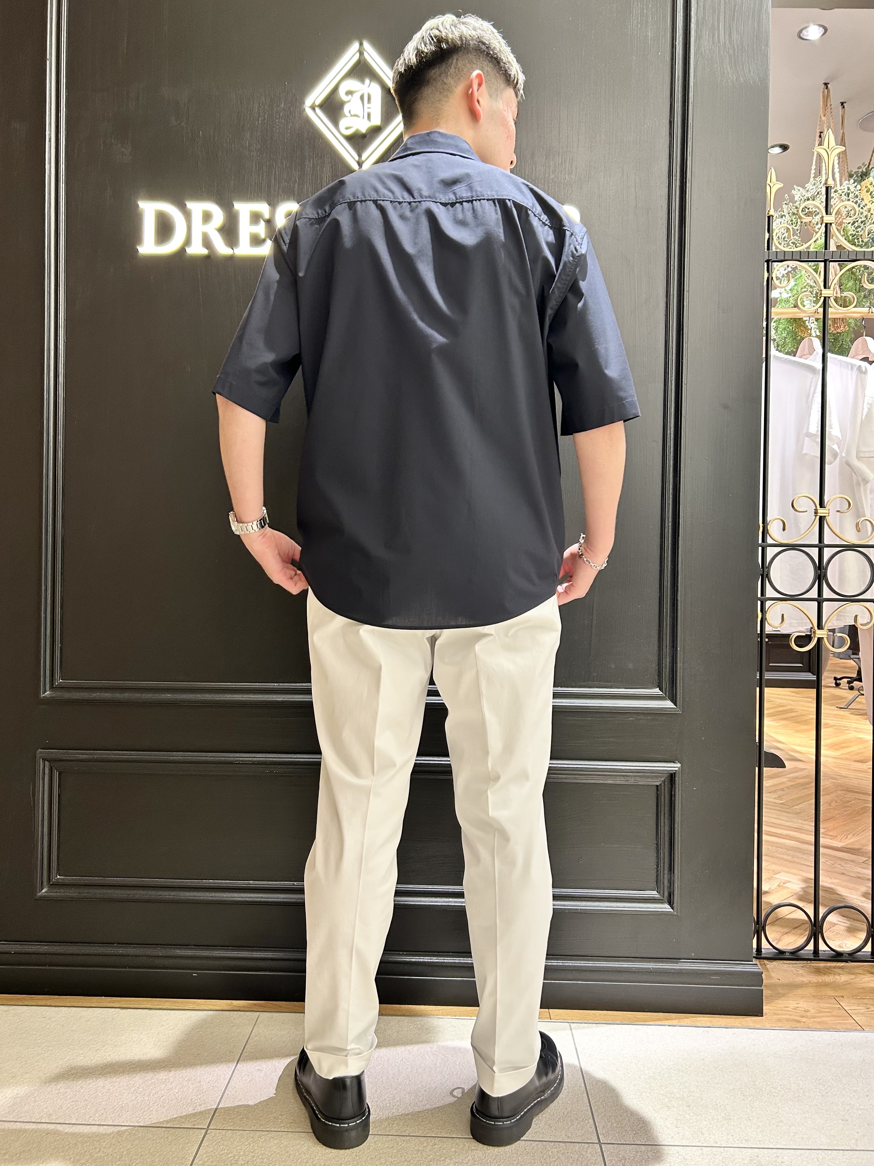 千葉亮太さんの「DRESSTERIOR｜イージーケア プルオーバーシャツ」を使ったコーディネート