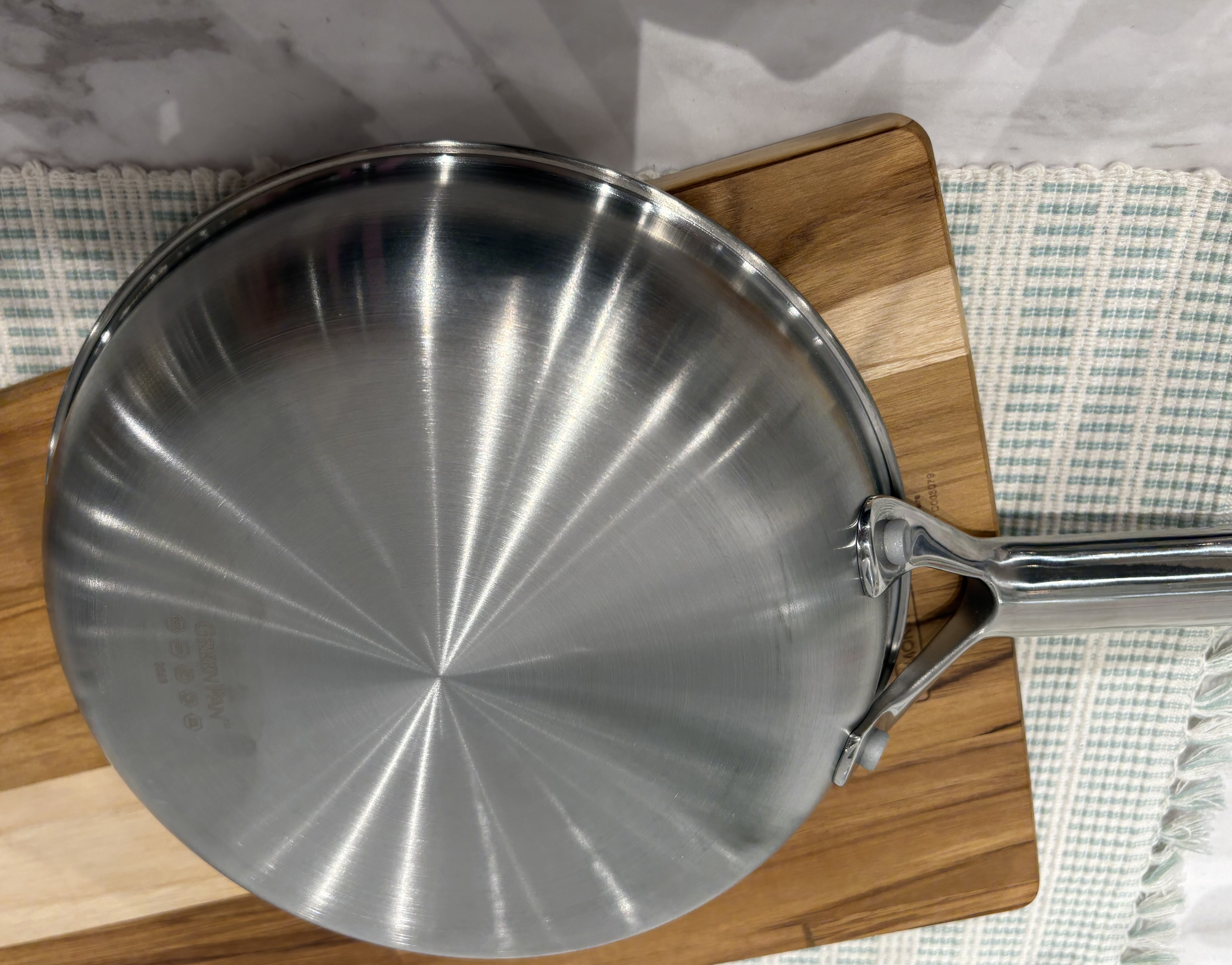 YUKOさんの「212 KITCHEN STORE｜エーペックス フライパン 20cm ＜GreenPan  グリーンパン＞」を使ったコーディネート