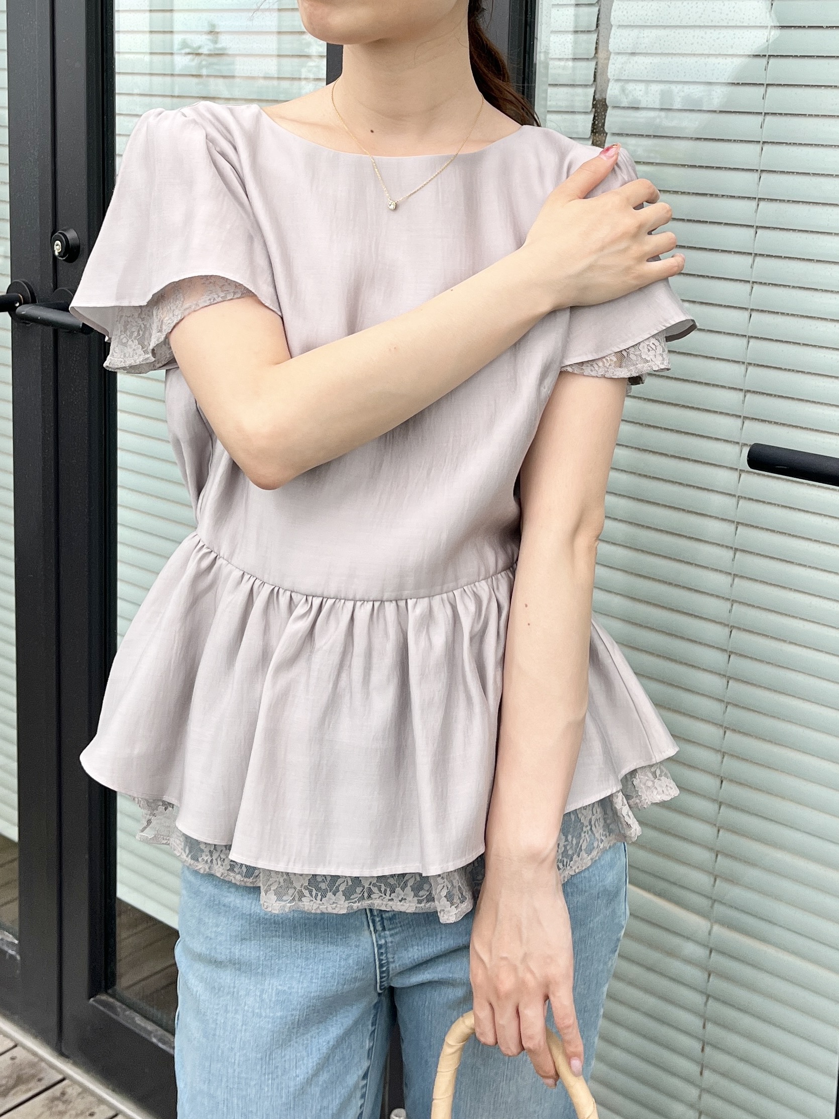 はばさんの「Couture brooch｜【洗える】レースティアード ペプラムブラウス」を使ったコーディネート
