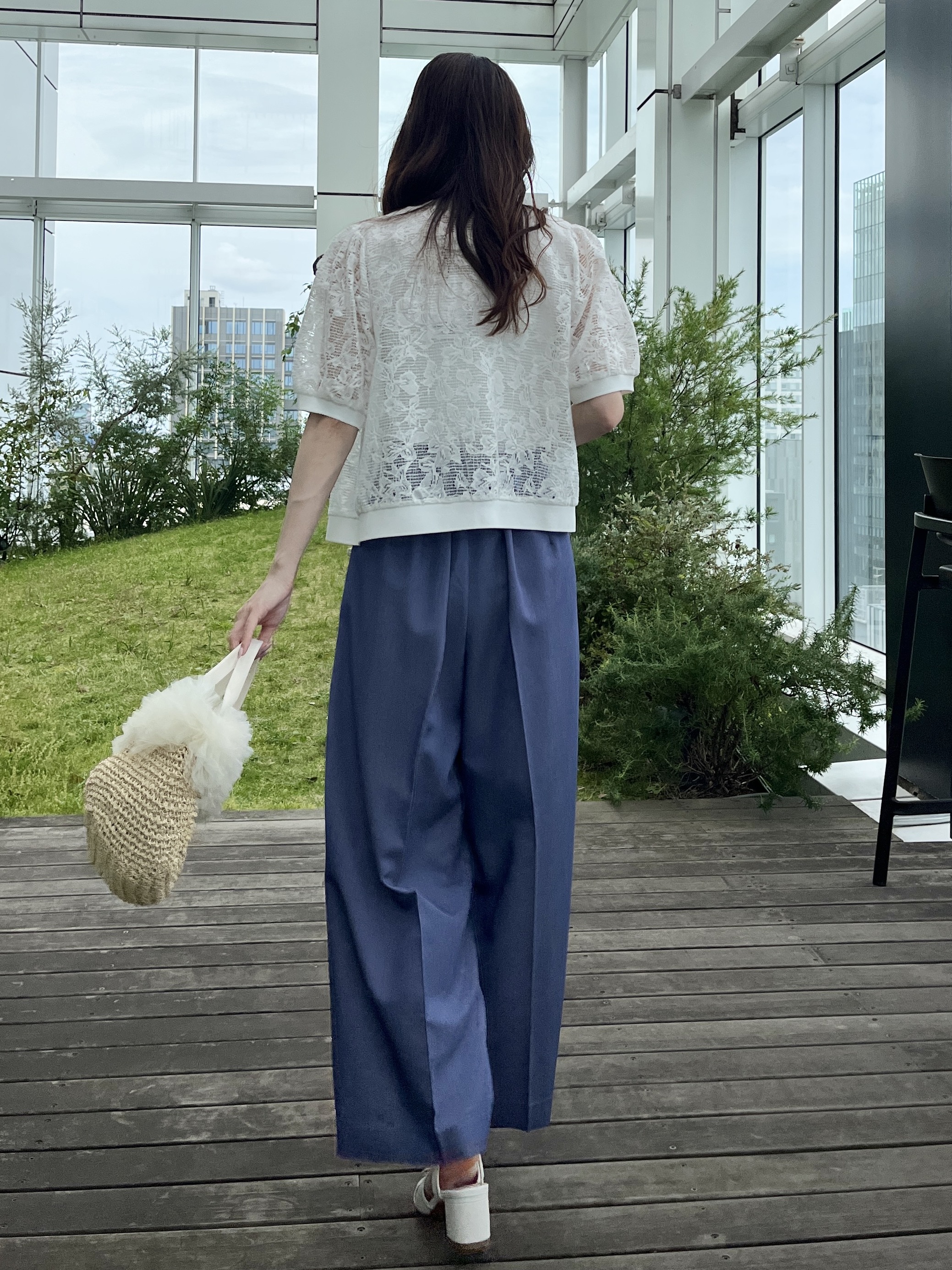 はばさんの「Couture brooch｜【洗える】フラワーレース カーディガン」を使ったコーディネート