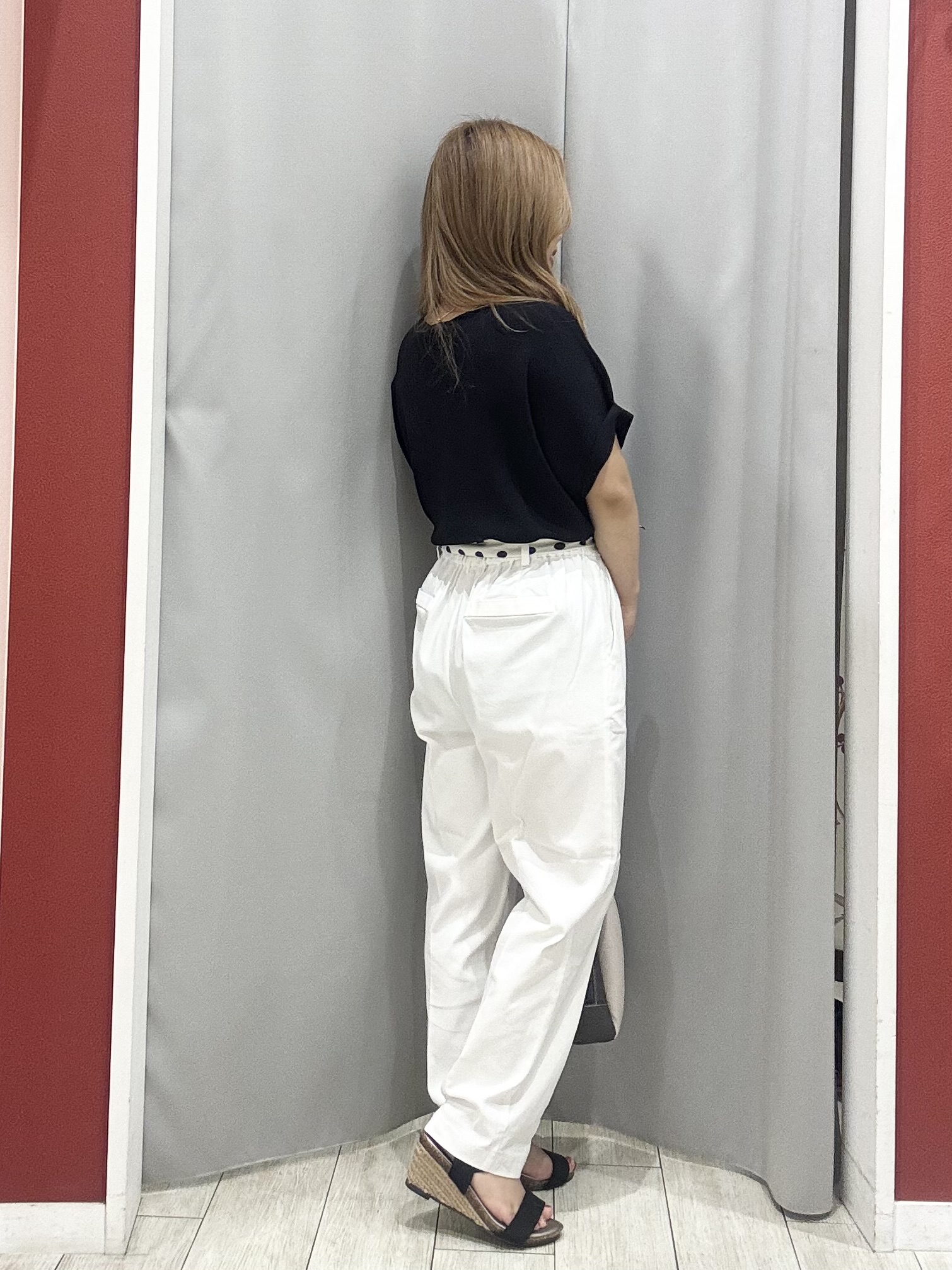 shioさんの「SHOO･LA･RUE｜【毎日洗える/ひんやり/UV/S-LL】二の腕隠れる さらっとドルマン半袖ニット」を使ったコーディネート