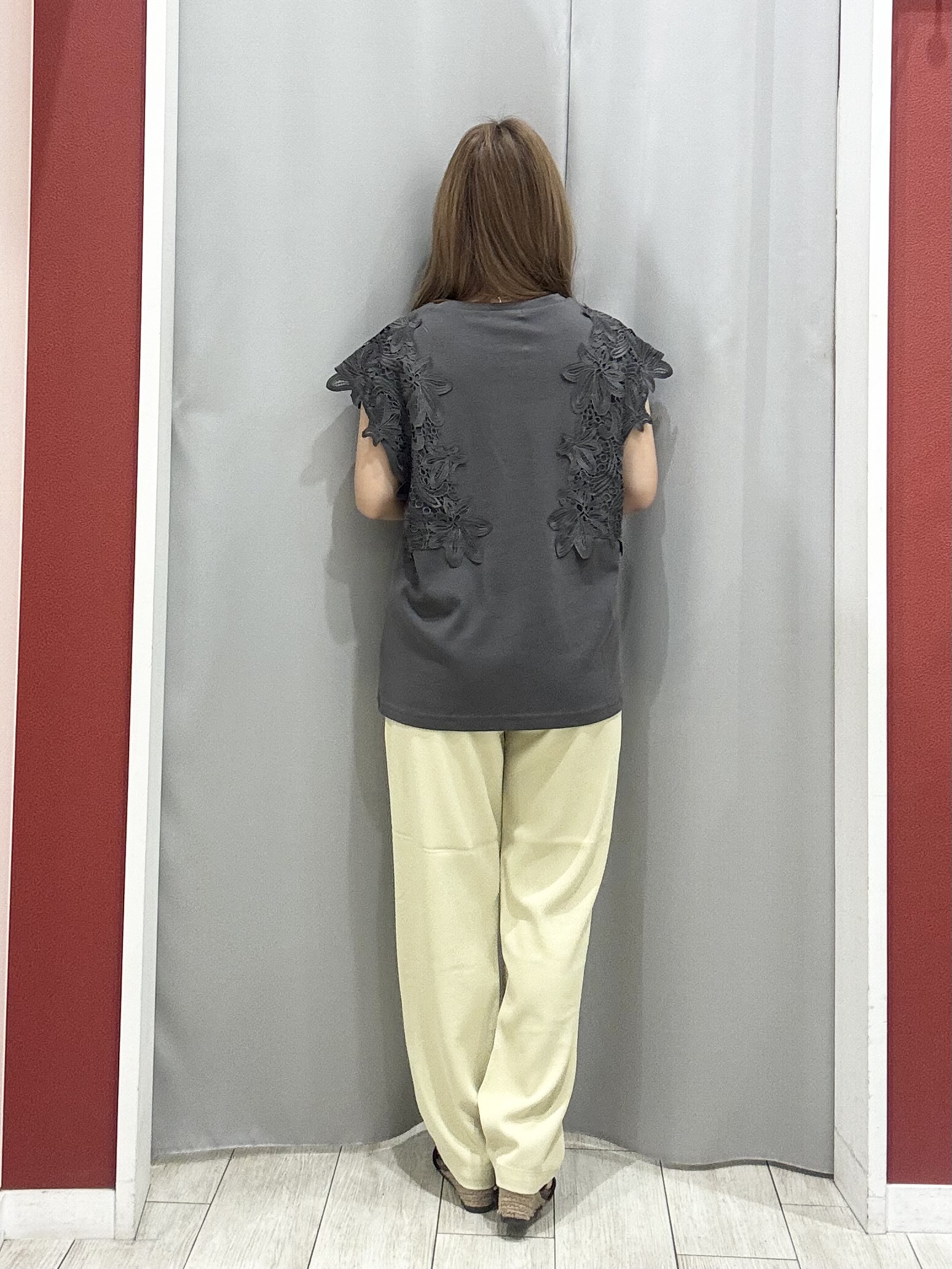 shioさんの「SHOO･LA･RUE｜【ひんやり/洗濯機可/S-LL】オンにもオフにも マルチに使えるボタンレスカーディガン」を使ったコーディネート