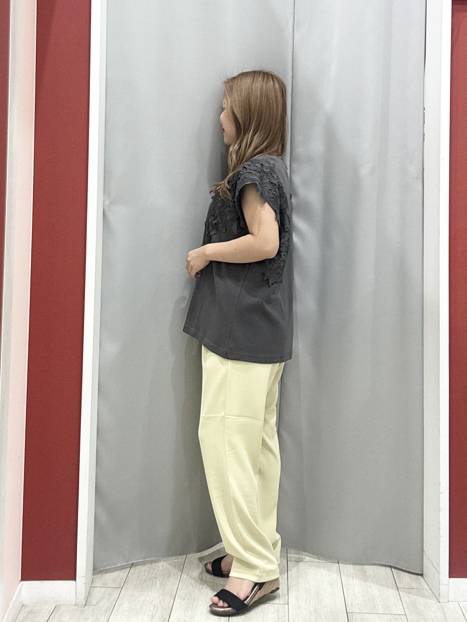 shioさんの「SHOO･LA･RUE｜【ひんやり/洗濯機可/S-LL】オンにもオフにも マルチに使えるボタンレスカーディガン」を使ったコーディネート