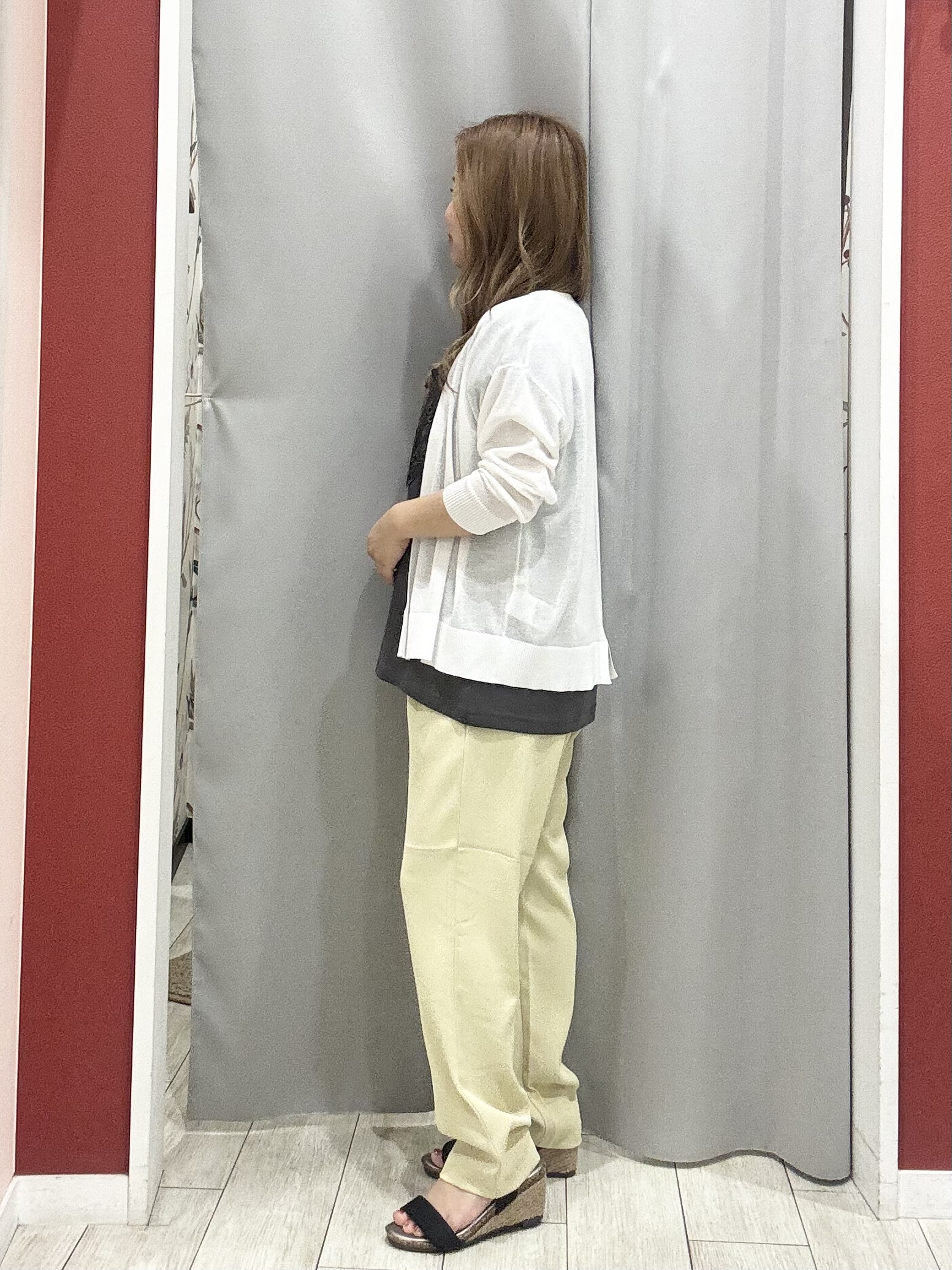 shioさんの「SHOO･LA･RUE｜【ひんやり/洗濯機可/S-LL】オンにもオフにも マルチに使えるボタンレスカーディガン」を使ったコーディネート
