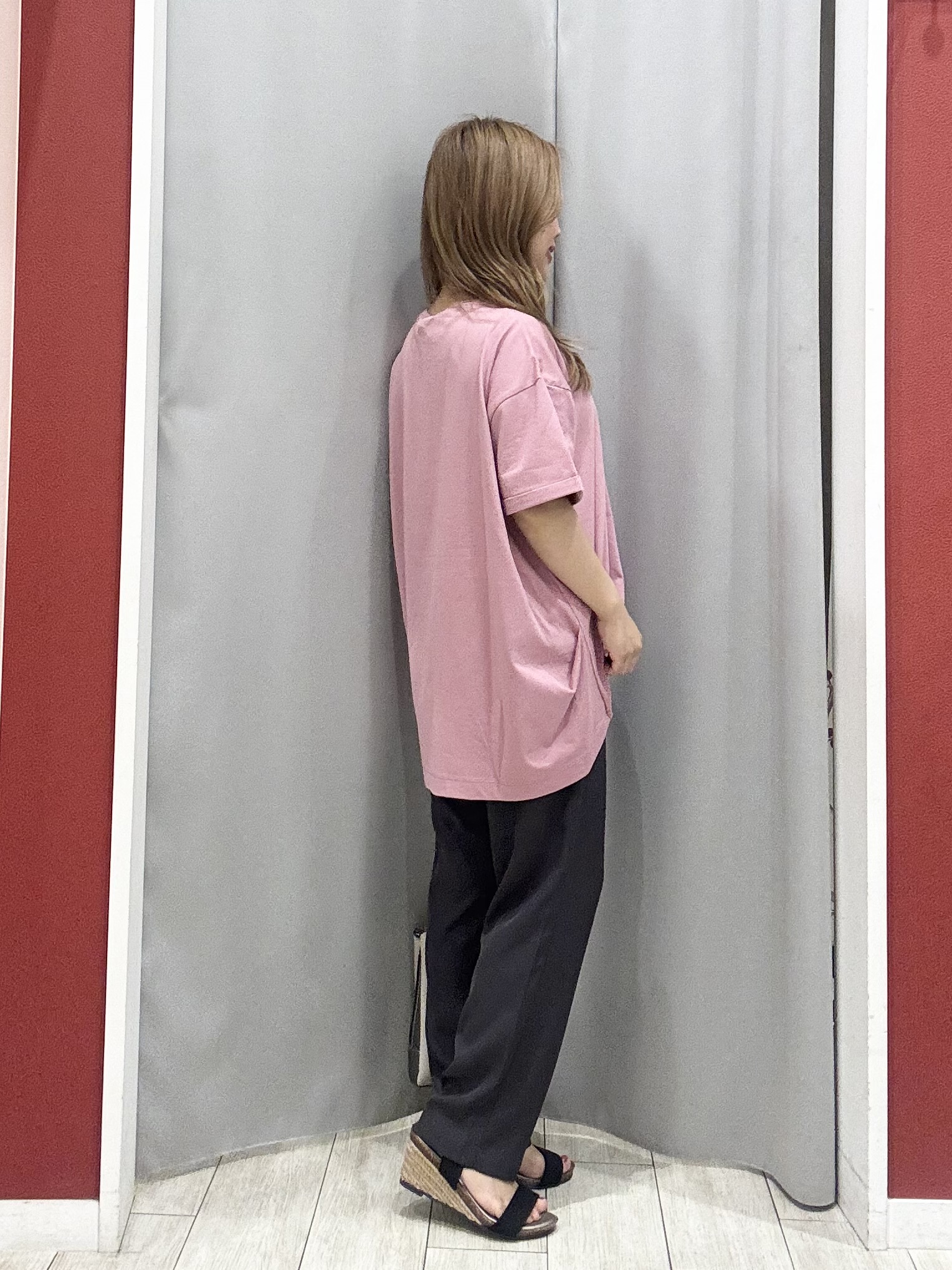 shioさんの「SHOO･LA･RUE｜【ひんやり/S-LL】インせず決まる フロントタックデザインTシャツ」を使ったコーディネート