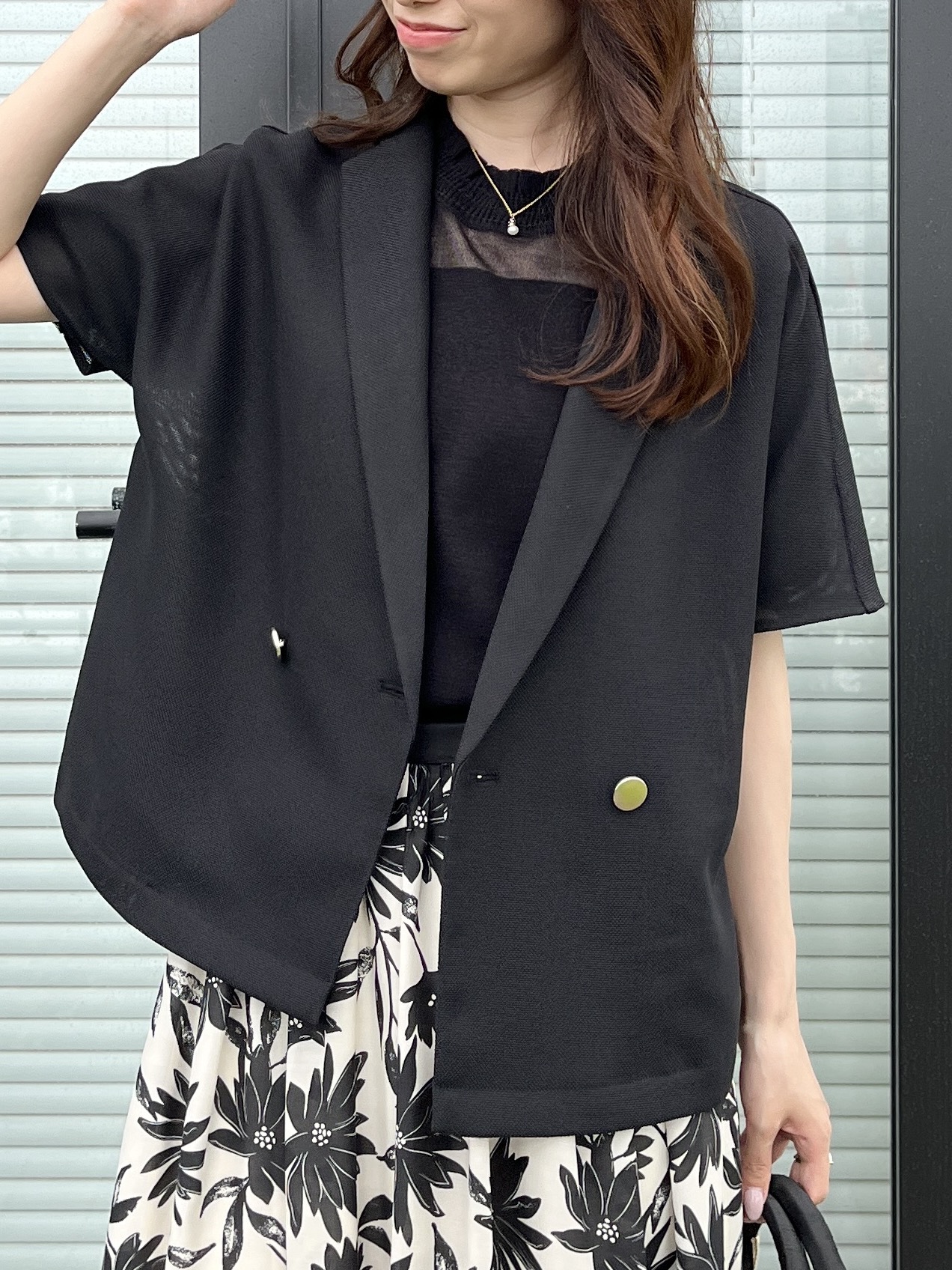 はばさんの「Couture brooch｜【洗える】メッシュ調 半袖ジャケット」を使ったコーディネート