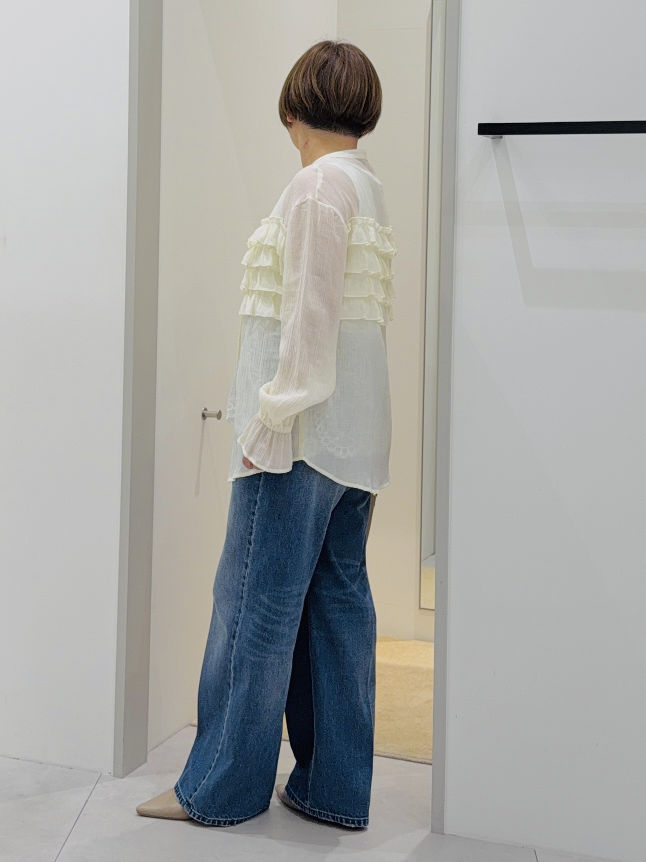 タナさんの「THE SHOP TK｜ティアードフリル楊柳シャツ」を使ったコーディネート