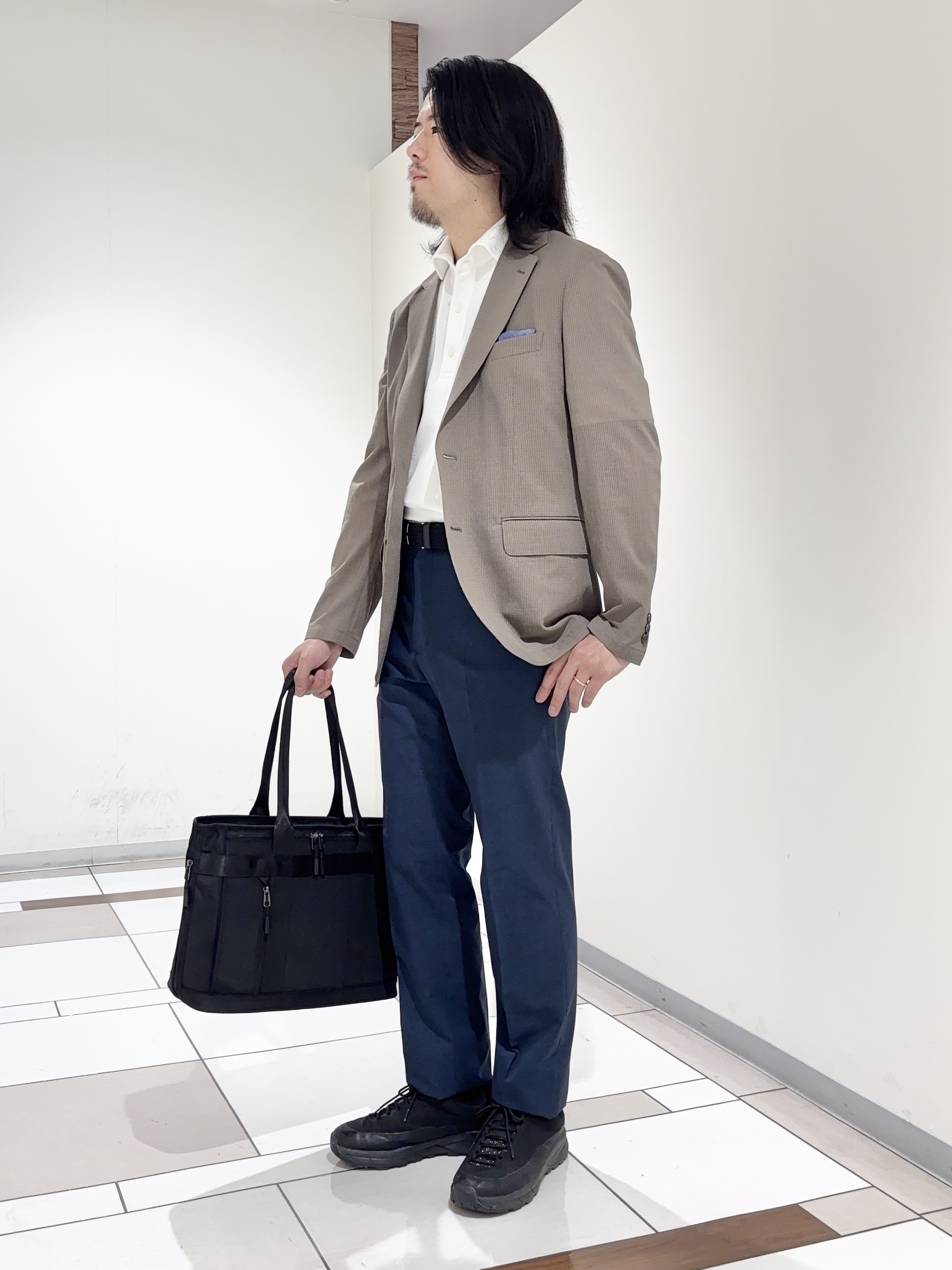 及川さんの「TAKEO KIKUCHI｜【Begin5月号掲載/通気性】トリコットサッカー ジャケット」を使ったコーディネート